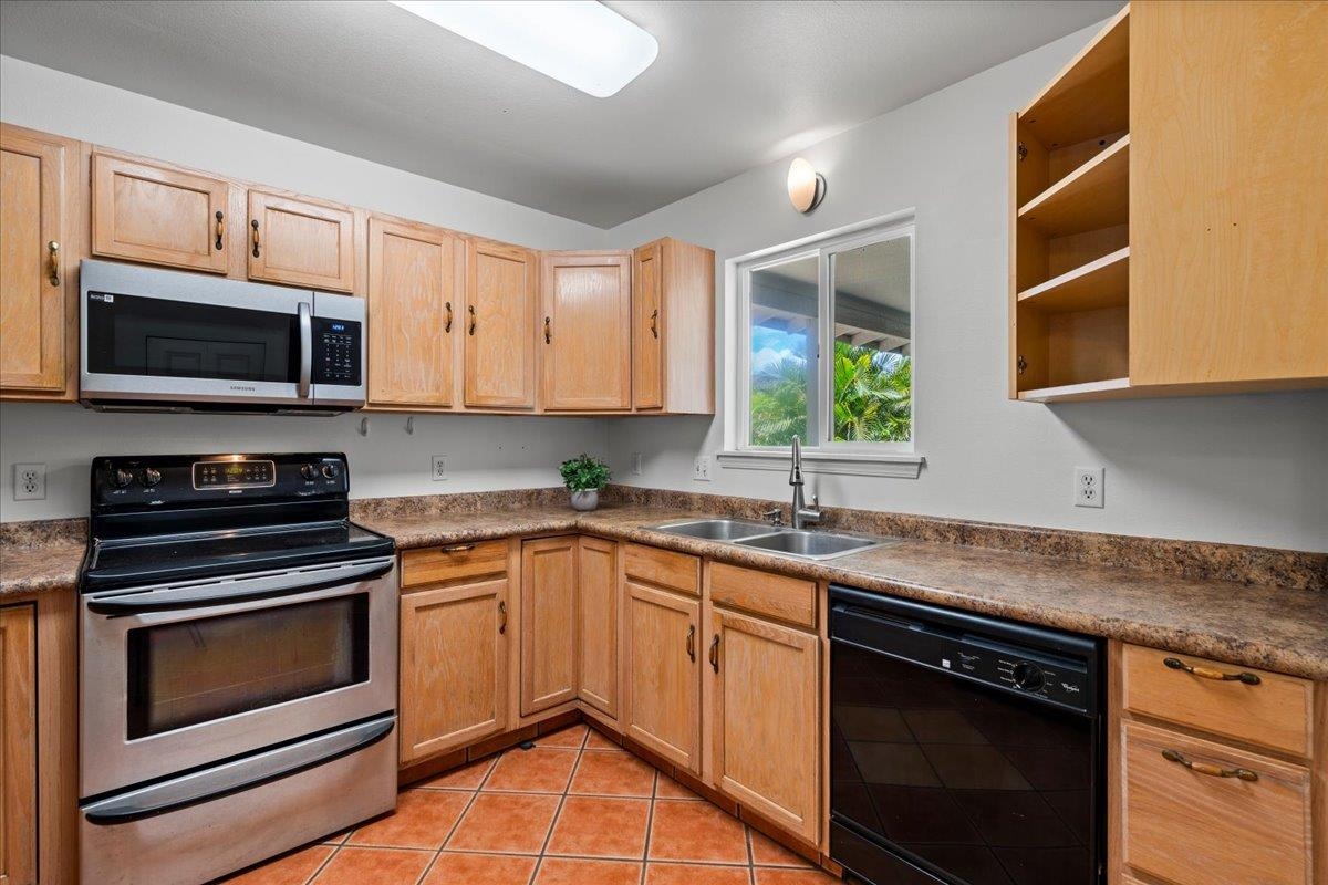 32  Ho'oiki Pl Kihei, Kihei home - photo 3 of 30