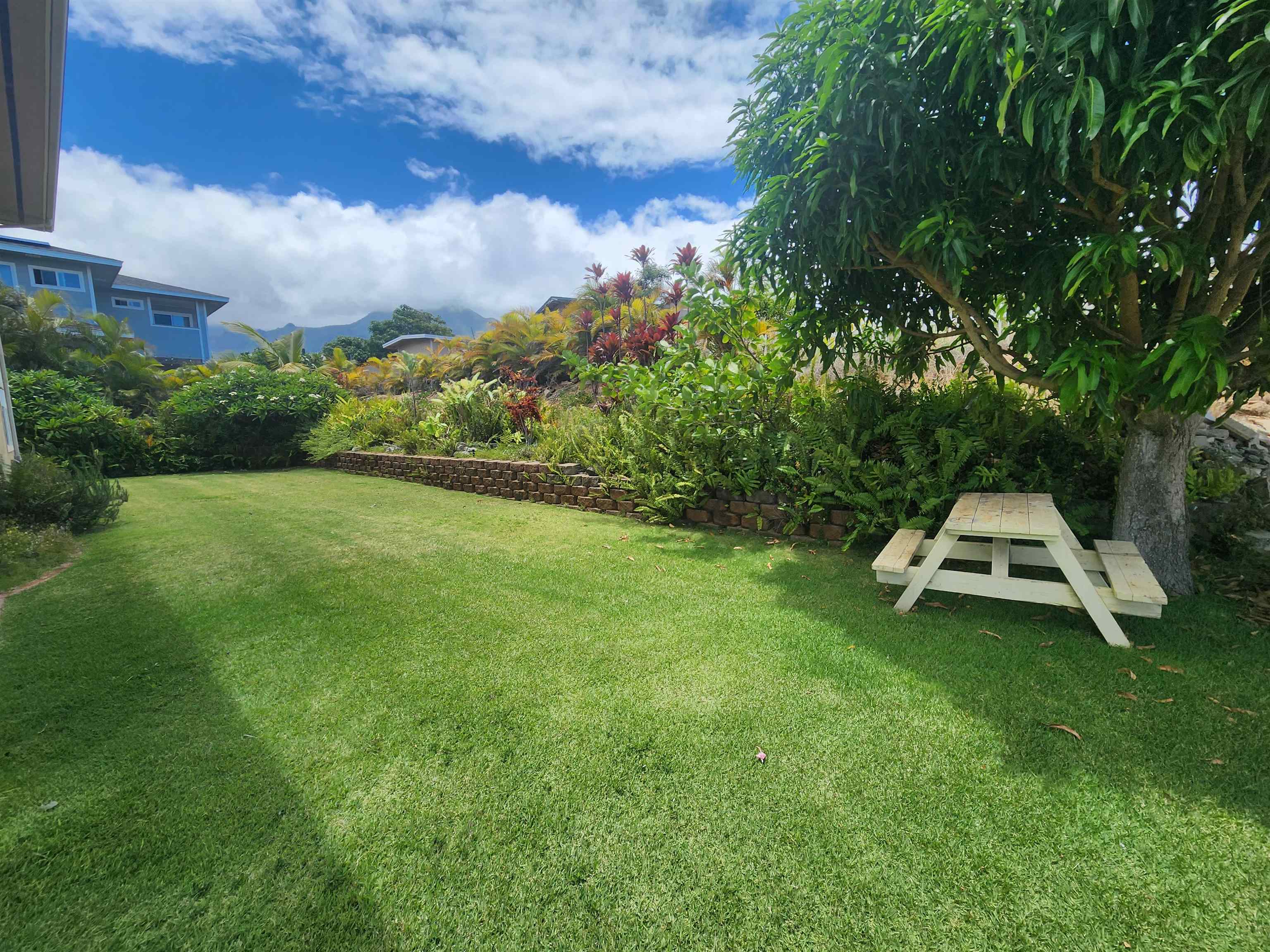 32  Kapueone Pl Maui Lani, Wailuku home - photo 27 of 31