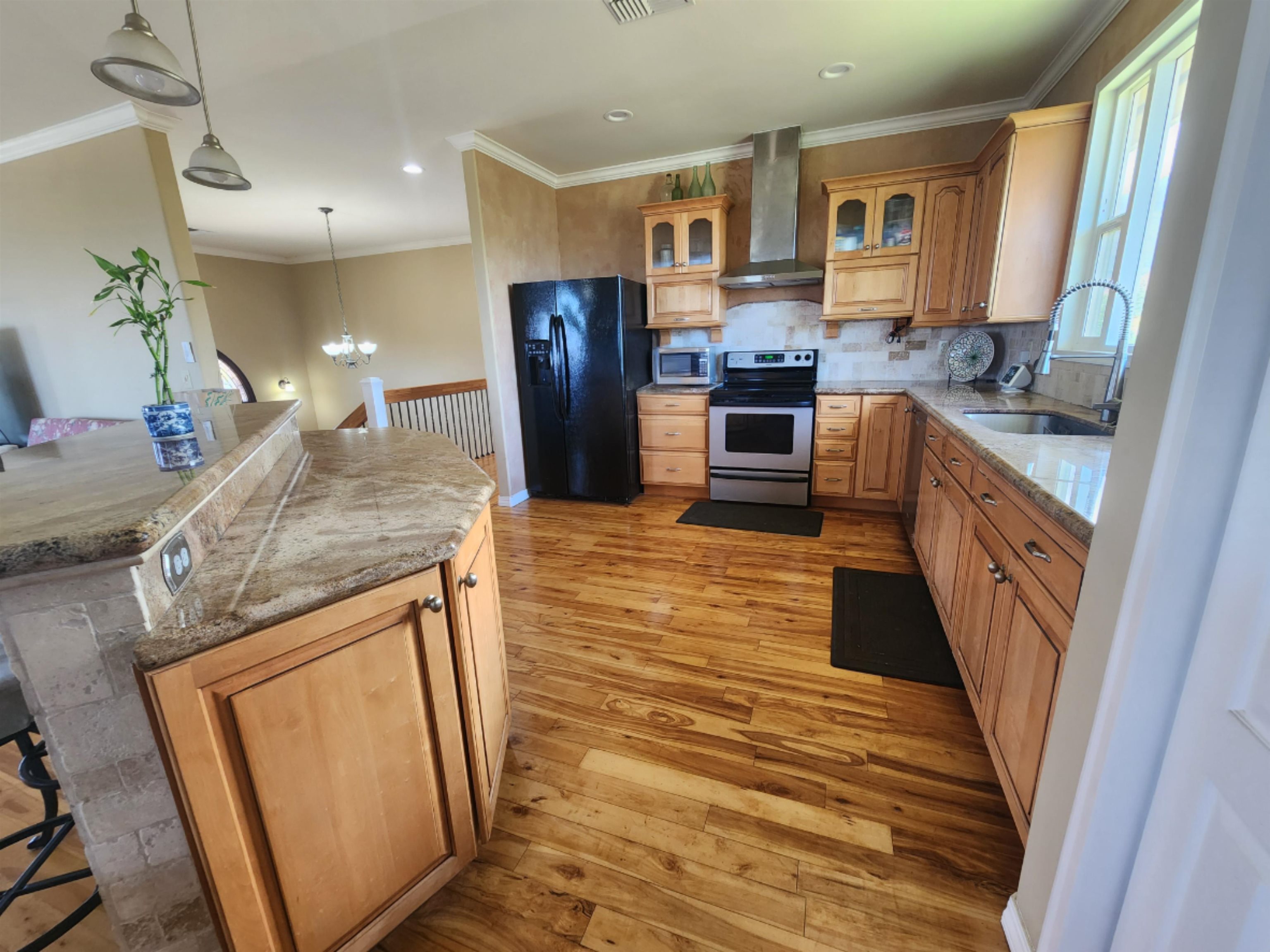 32  Kapueone Pl Maui Lani, Wailuku home - photo 7 of 31