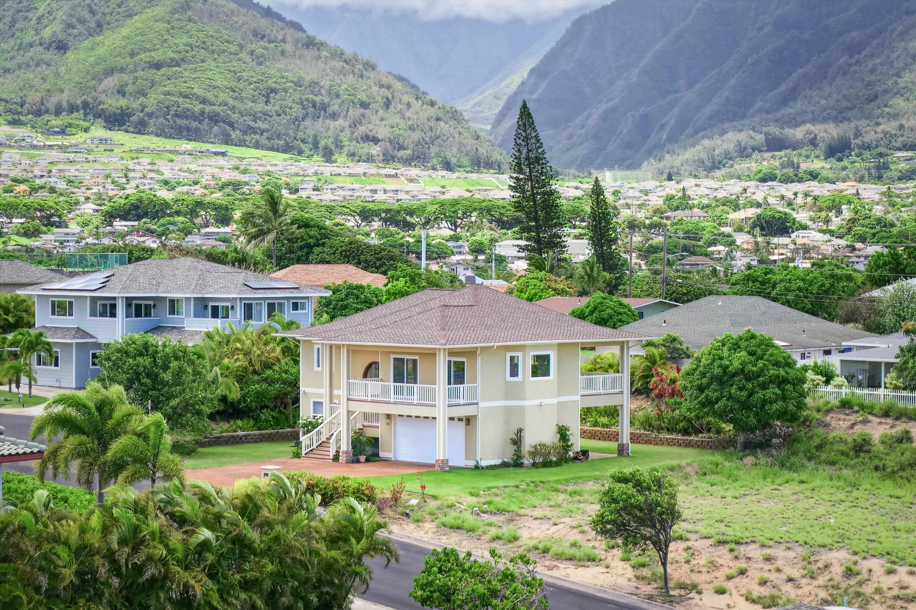 32  Kapueone Pl Maui Lani, Wailuku home - photo 2 of 50