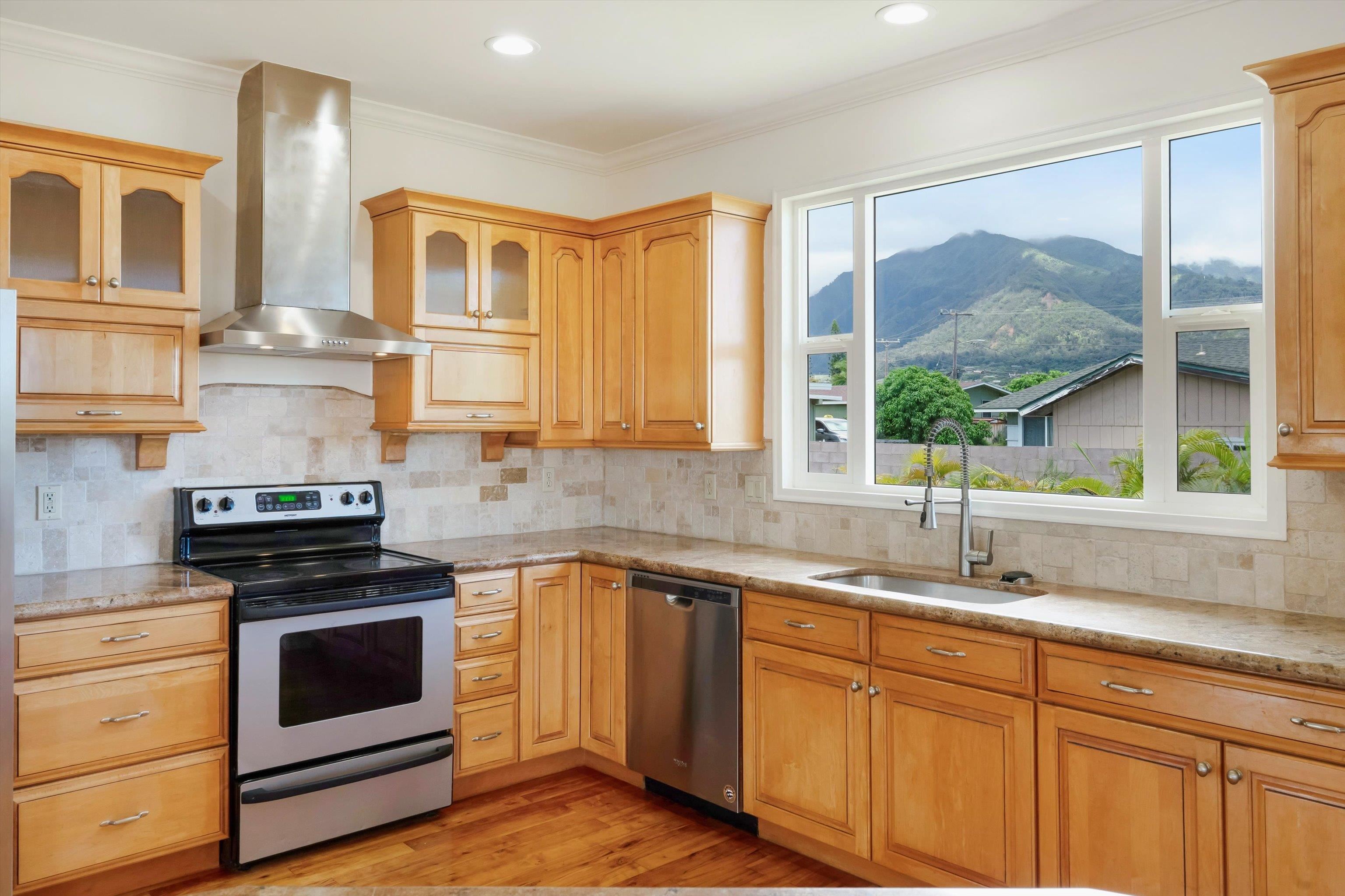 32  Kapueone Pl Maui Lani, Wailuku home - photo 14 of 50