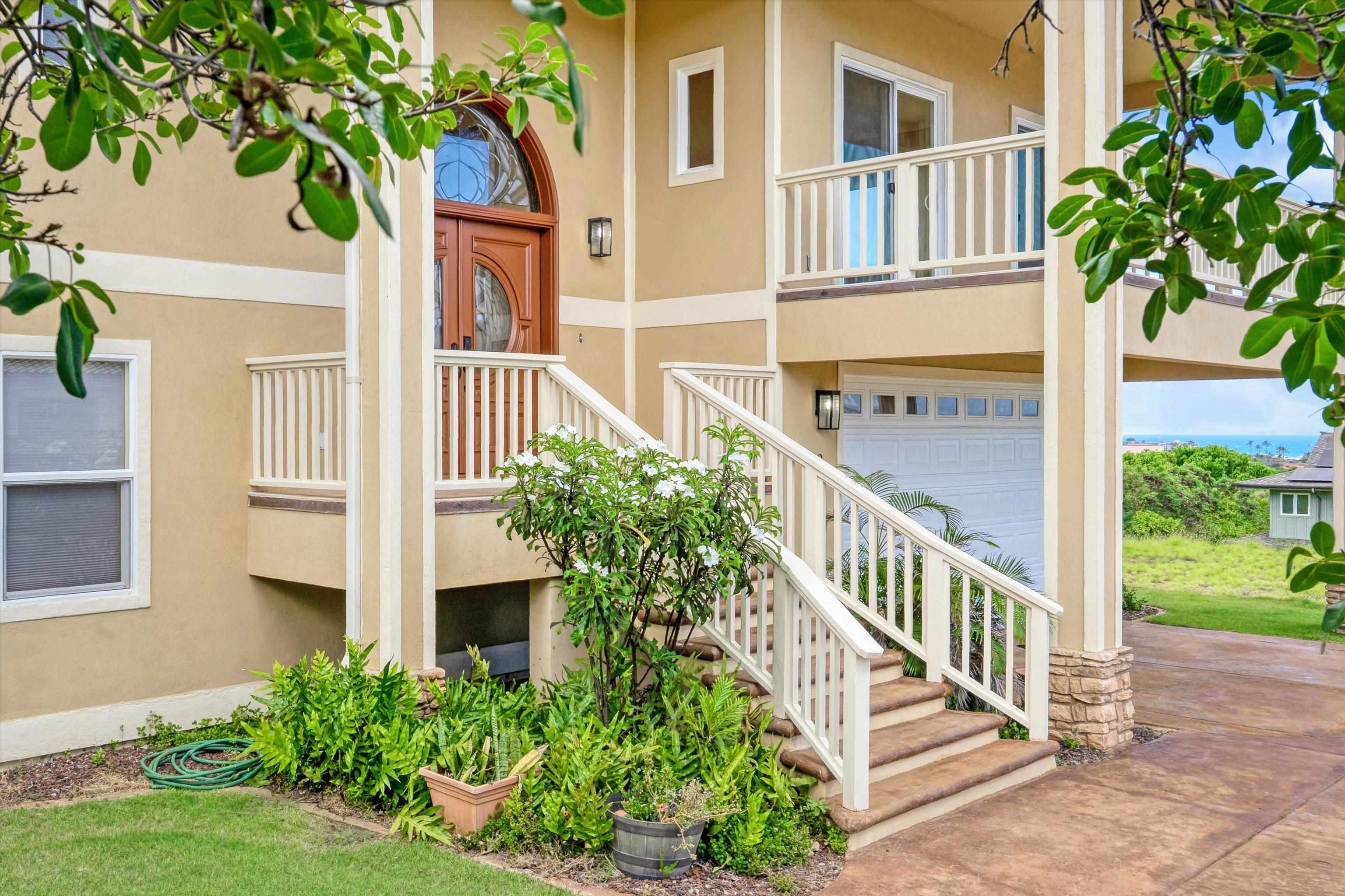 32  Kapueone Pl Maui Lani, Wailuku home - photo 3 of 50