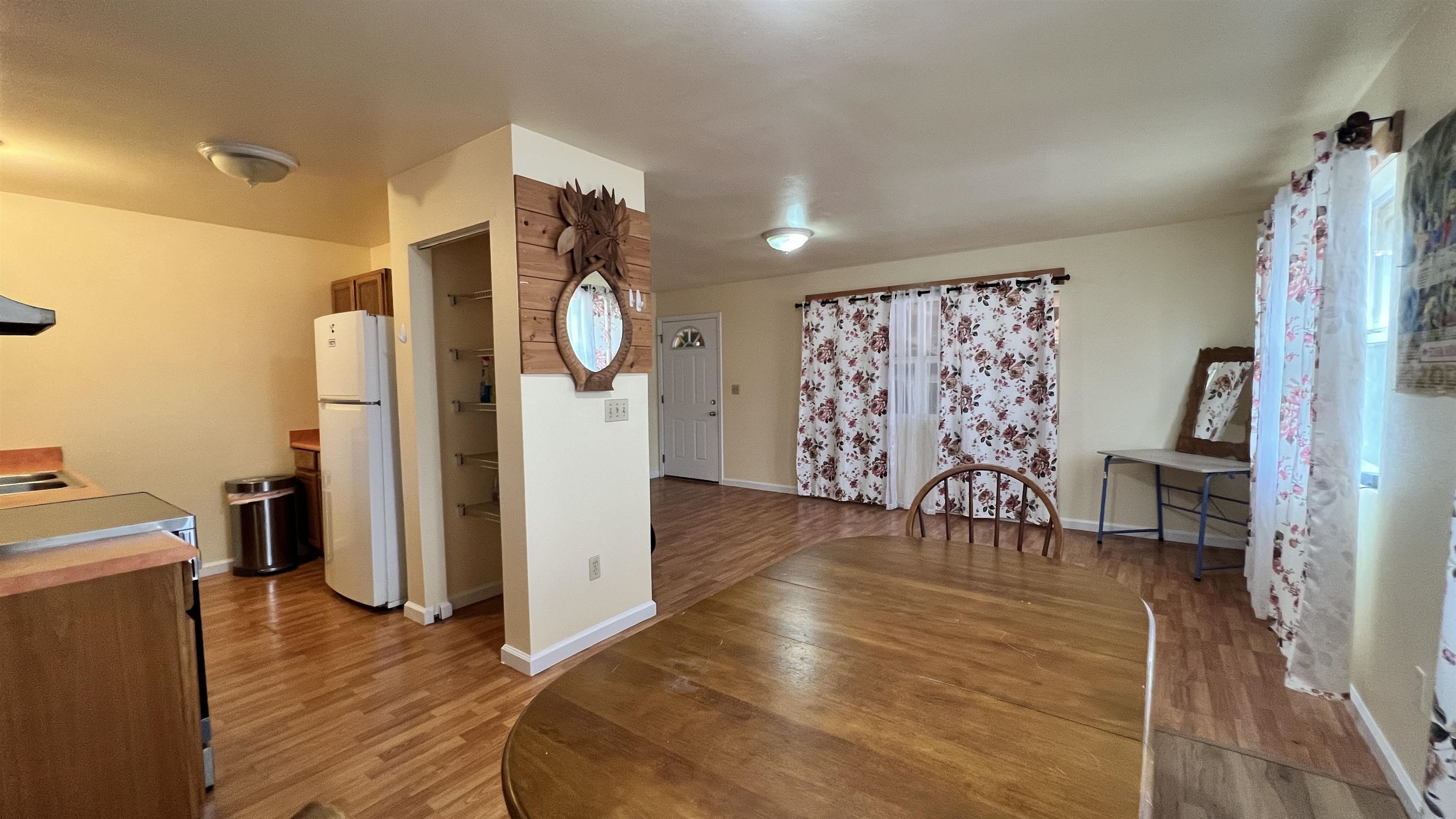 325  Gay St , Lanai home - photo 2 of 10