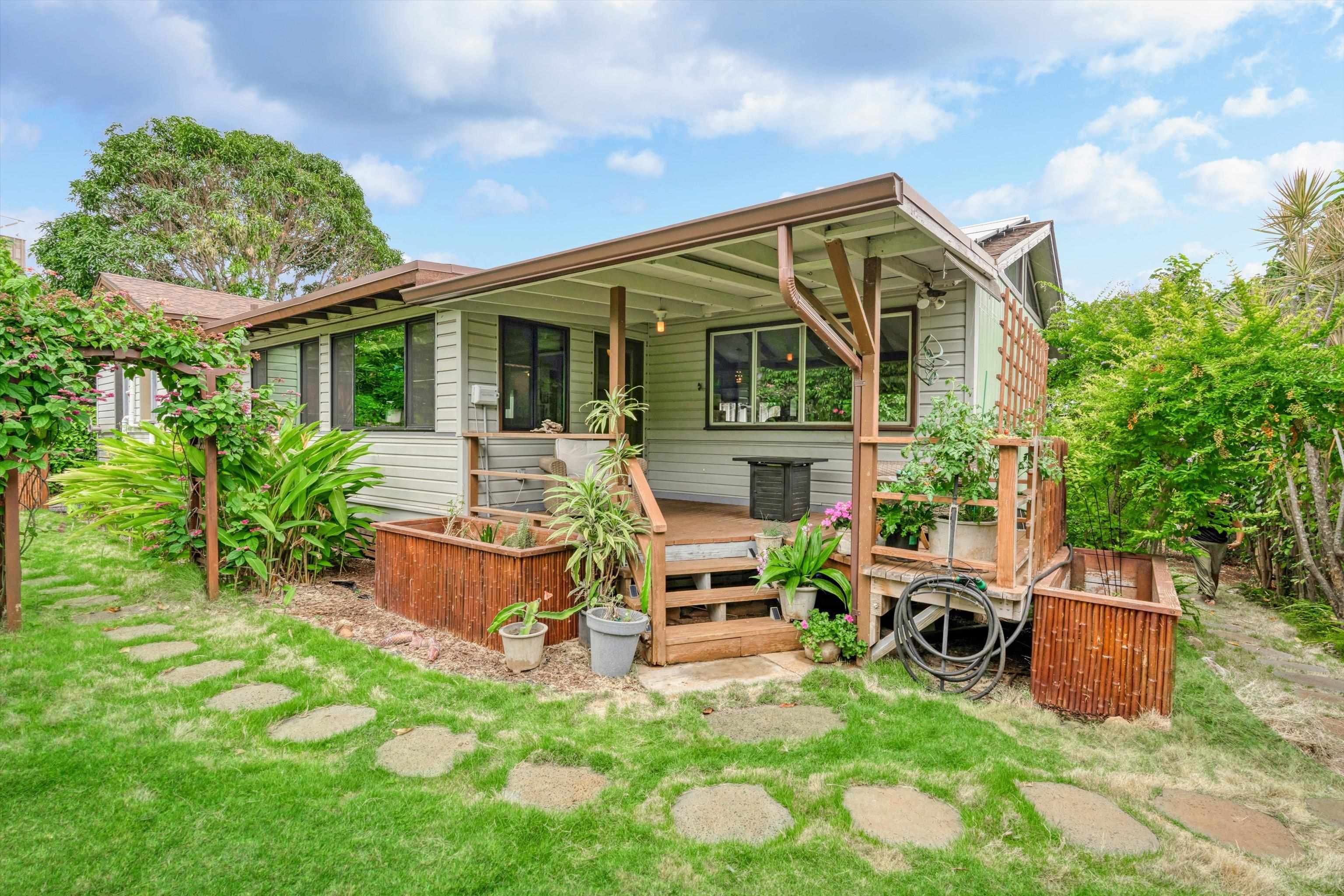 325  Kiele St , Wailuku home - photo 40 of 50