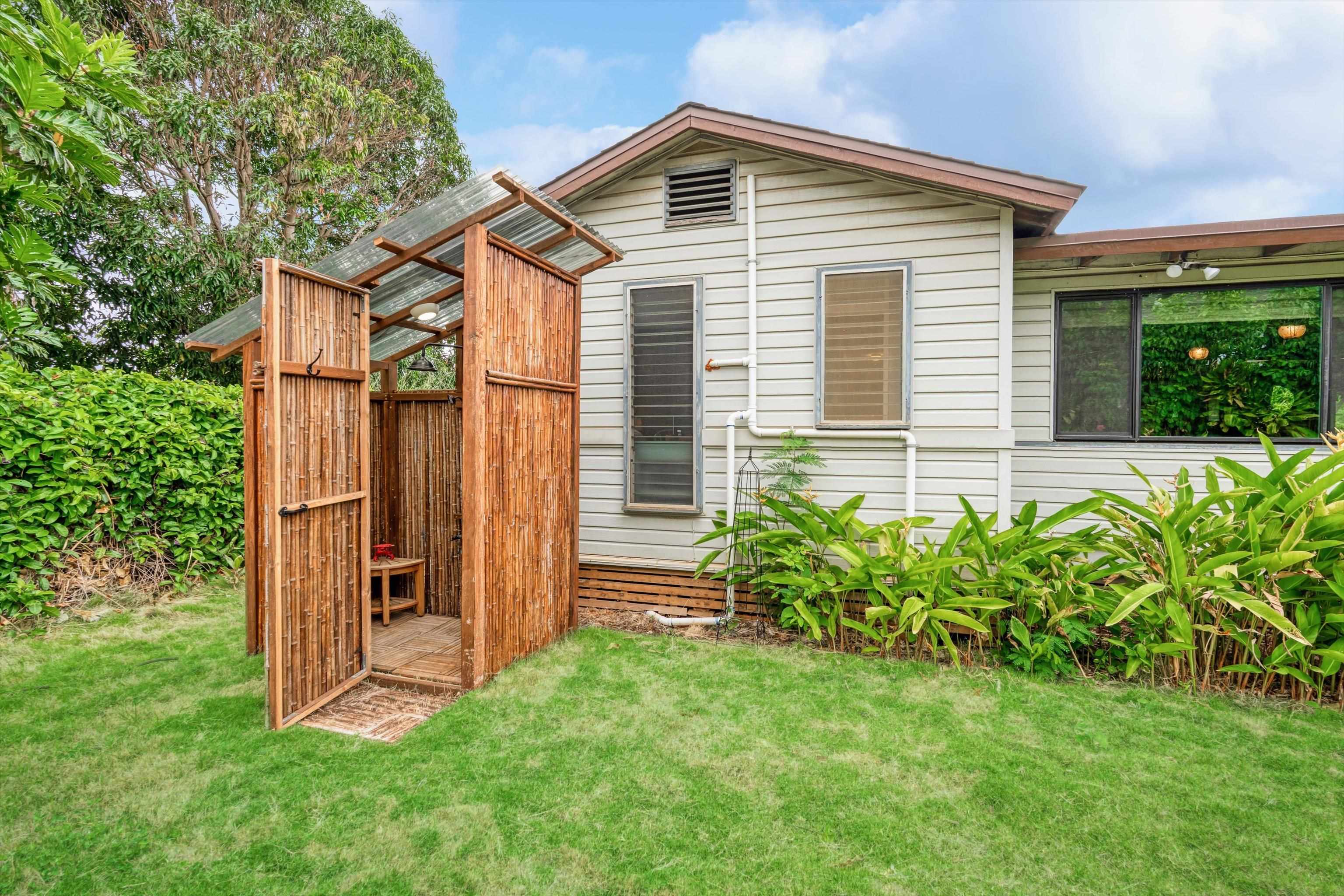 325  Kiele St , Wailuku home - photo 44 of 50