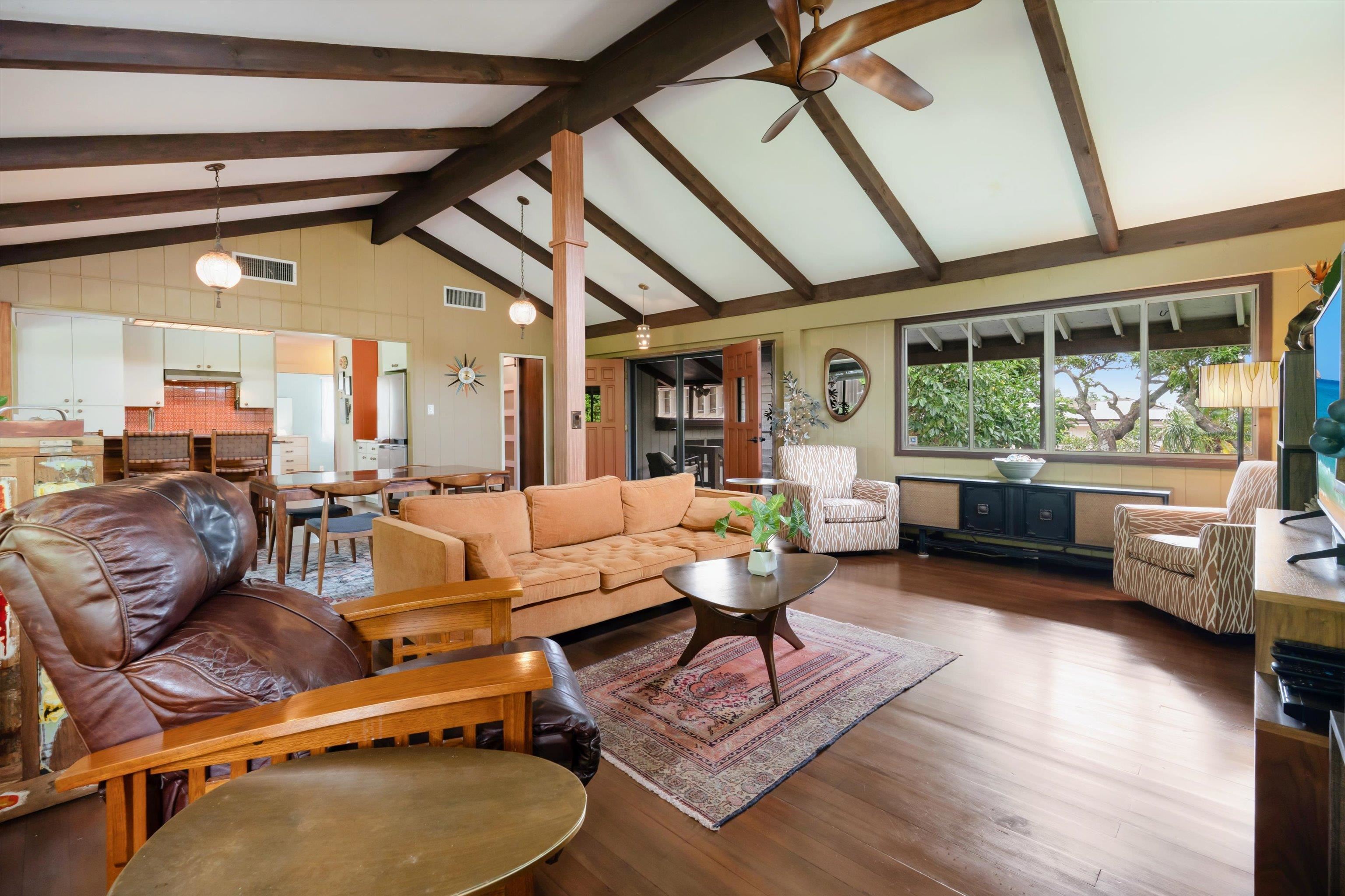 325  Kiele St , Wailuku home - photo 8 of 50