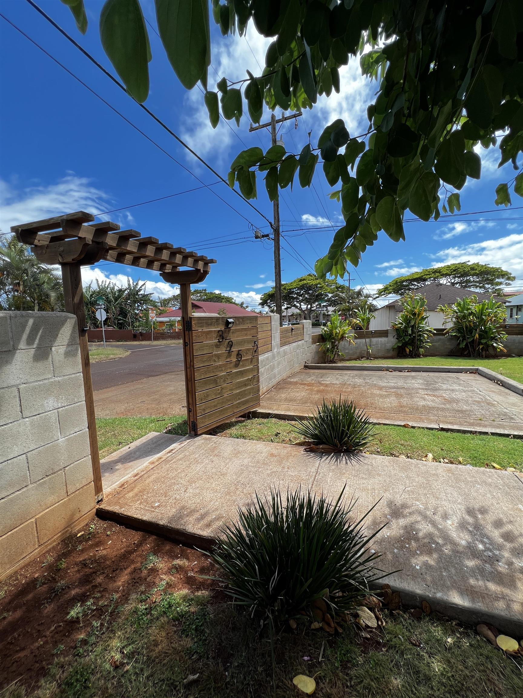 325  Thirteenth St , Lanai home - photo 11 of 37