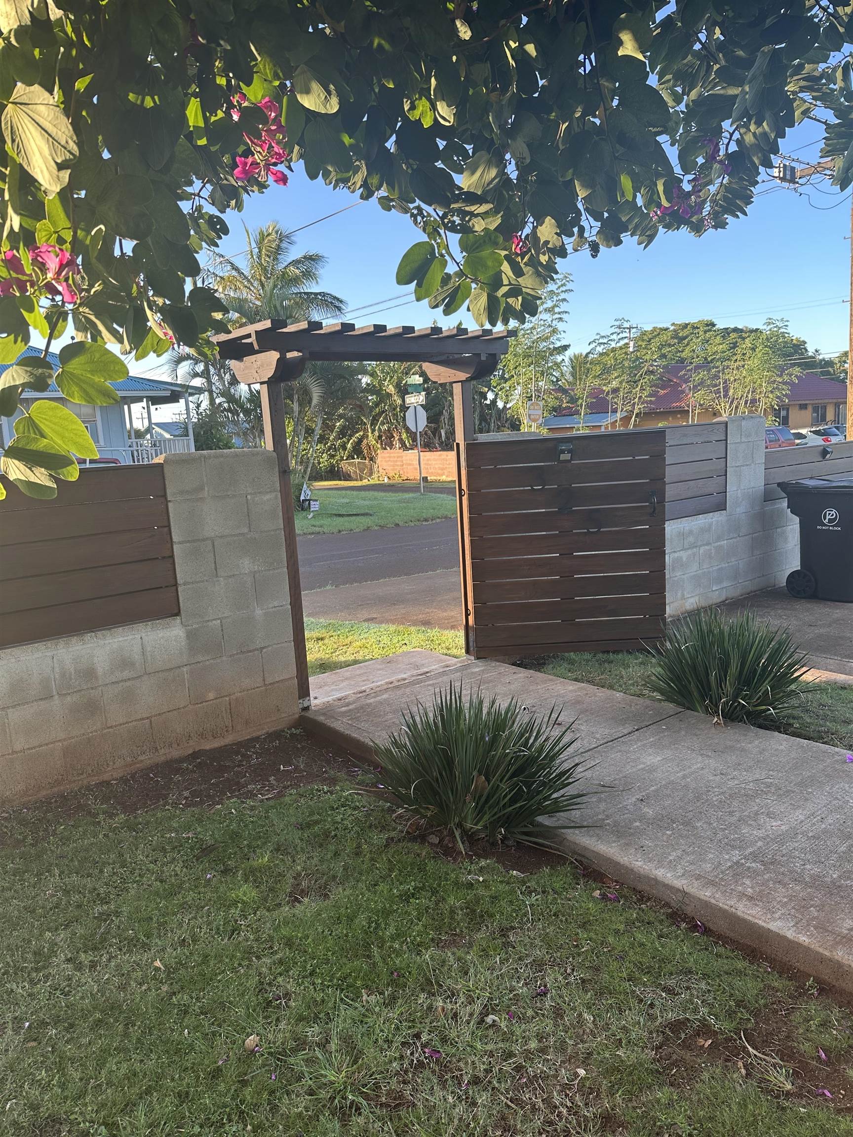 325  Thirteenth St , Lanai home - photo 11 of 38