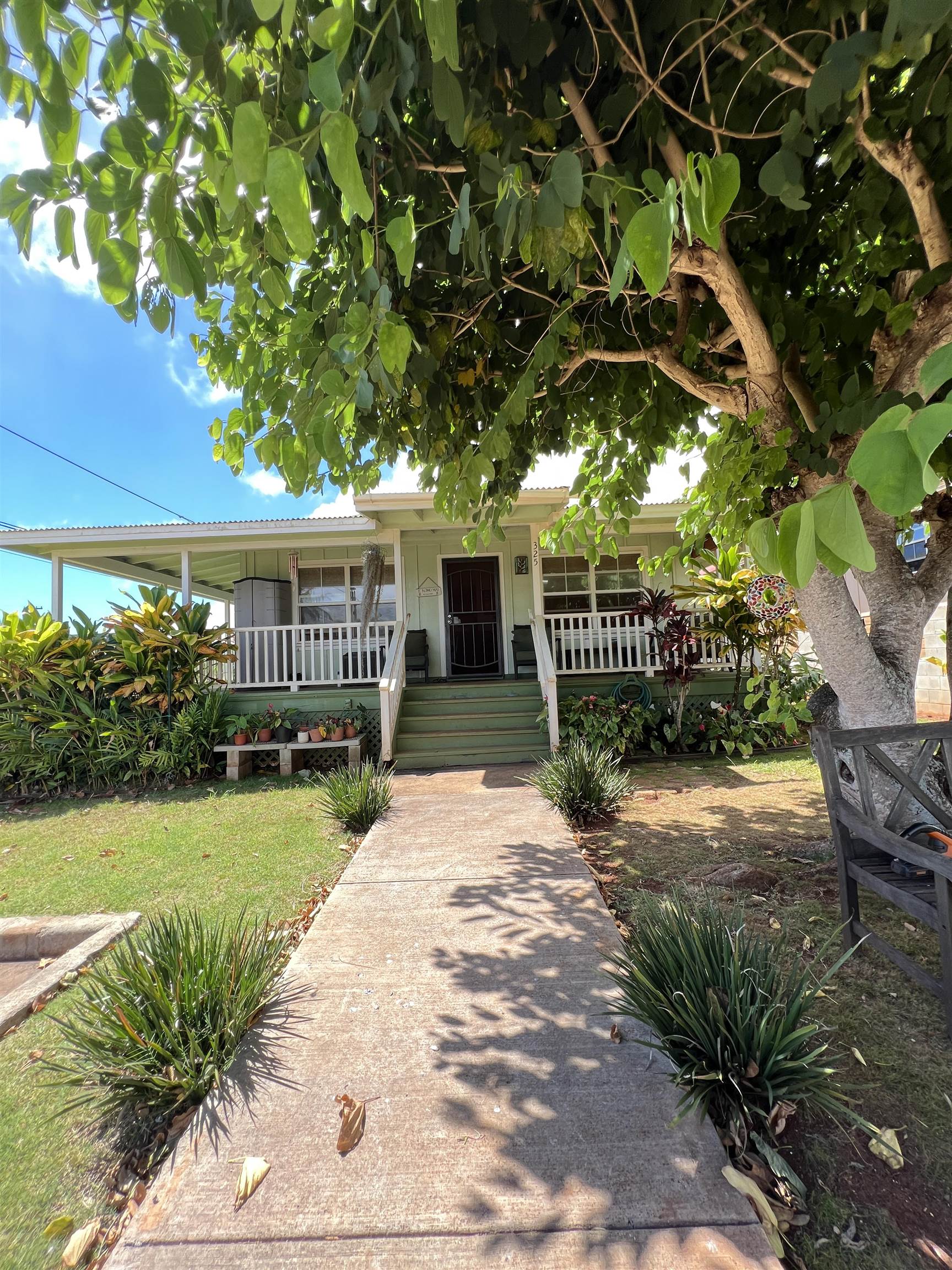 325  Thirteenth St , Lanai home - photo 12 of 37