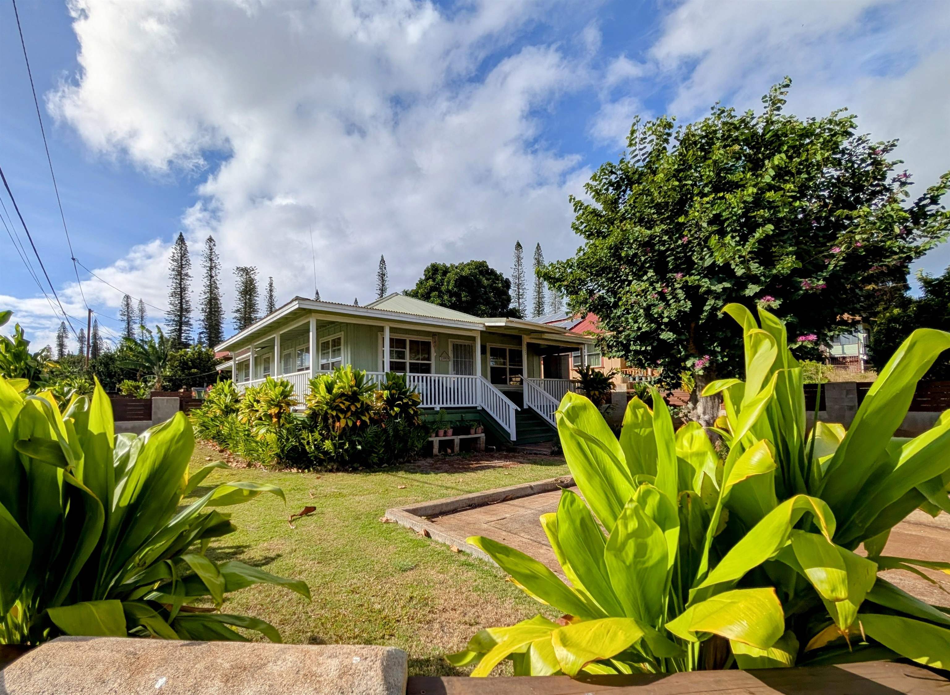 325  Thirteenth St , Lanai home - photo 4 of 40