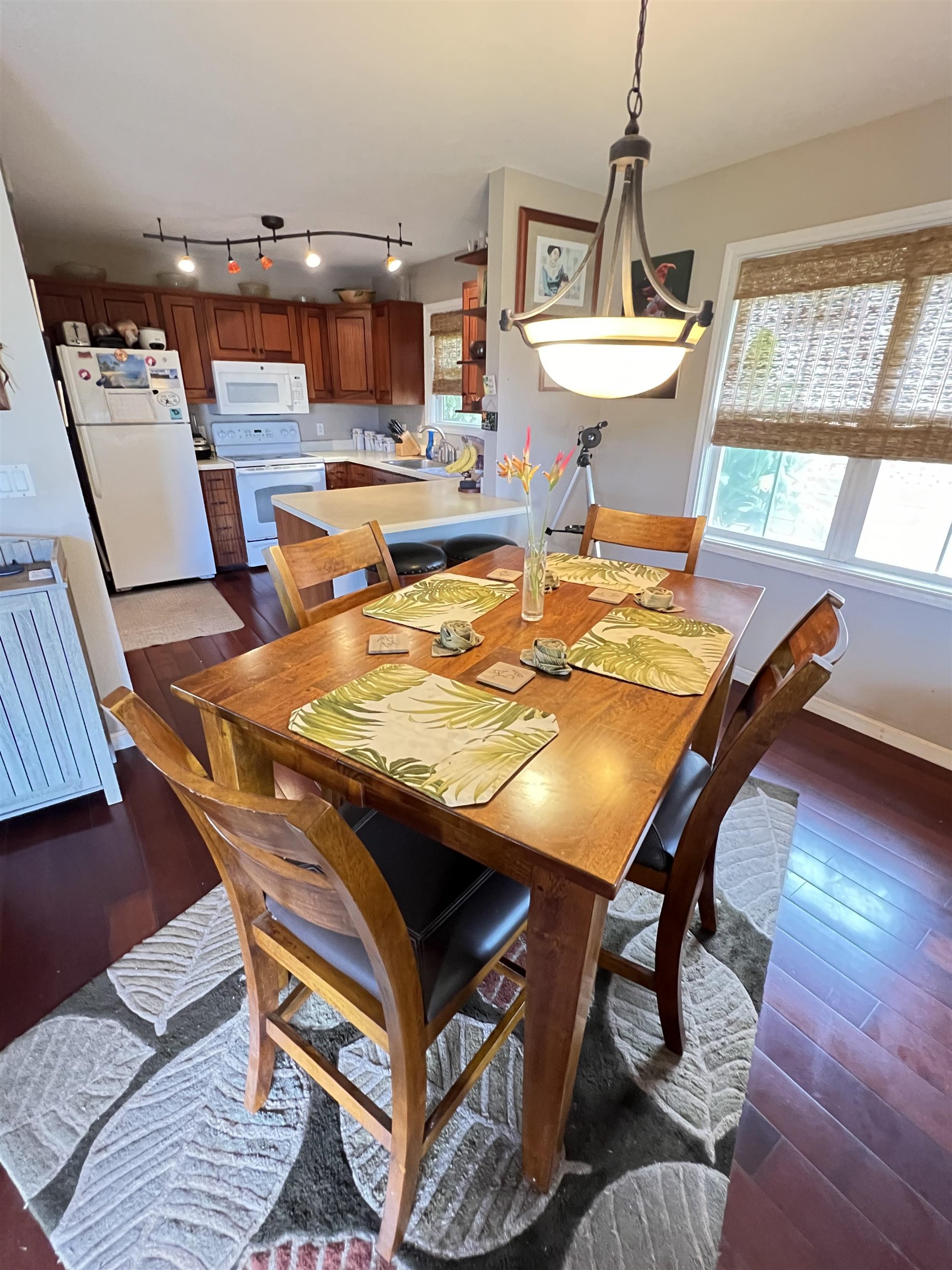 325  Thirteenth St , Lanai home - photo 7 of 40