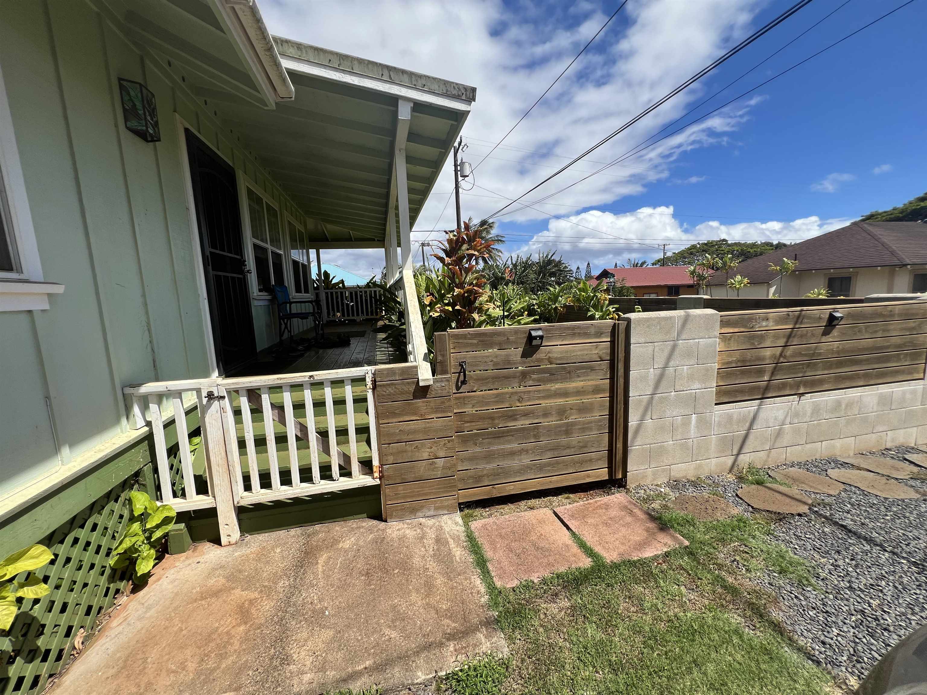 325  Thirteenth St , Lanai home - photo 8 of 37