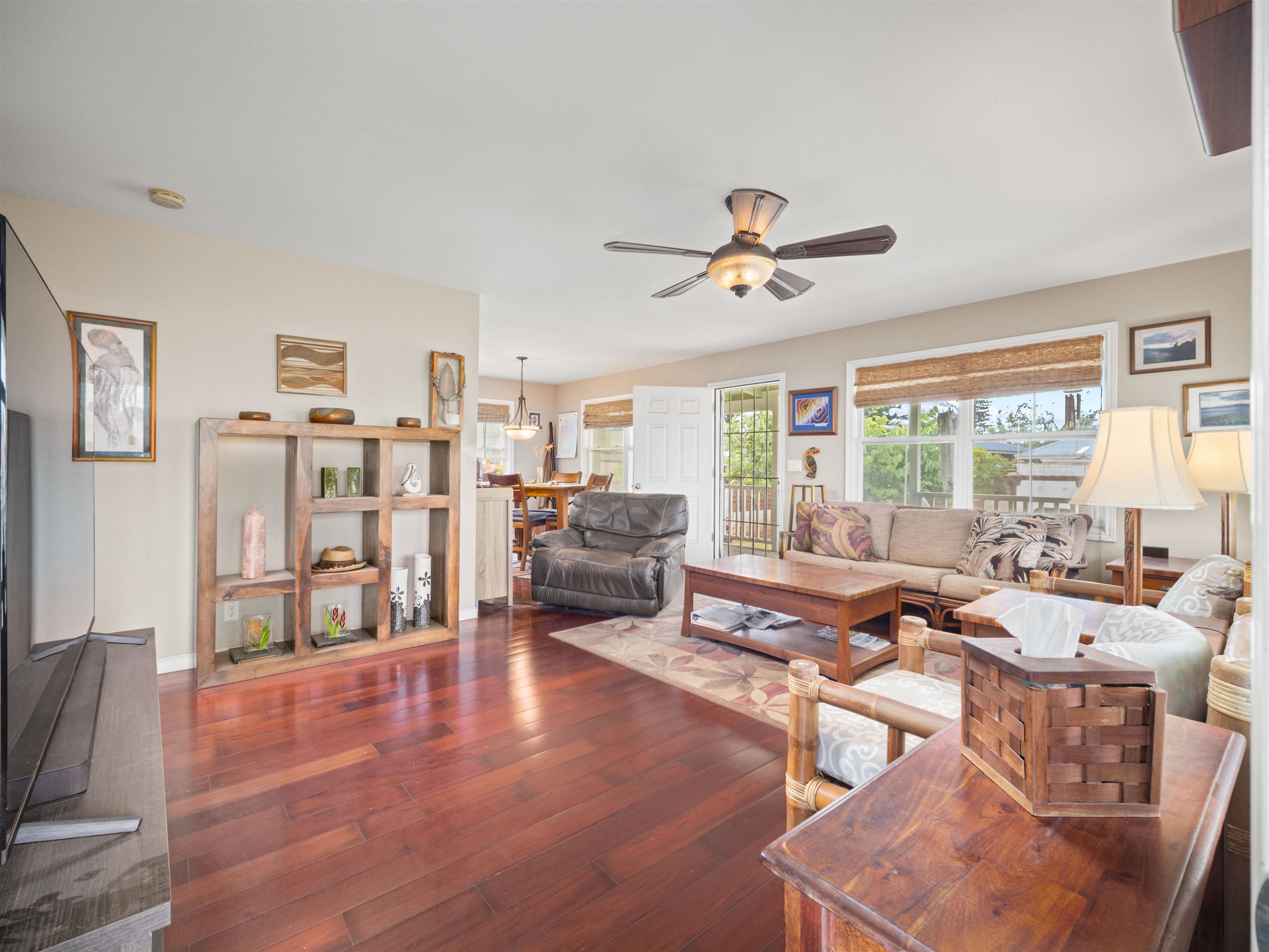 325  Thirteenth St , Lanai home - photo 3 of 21
