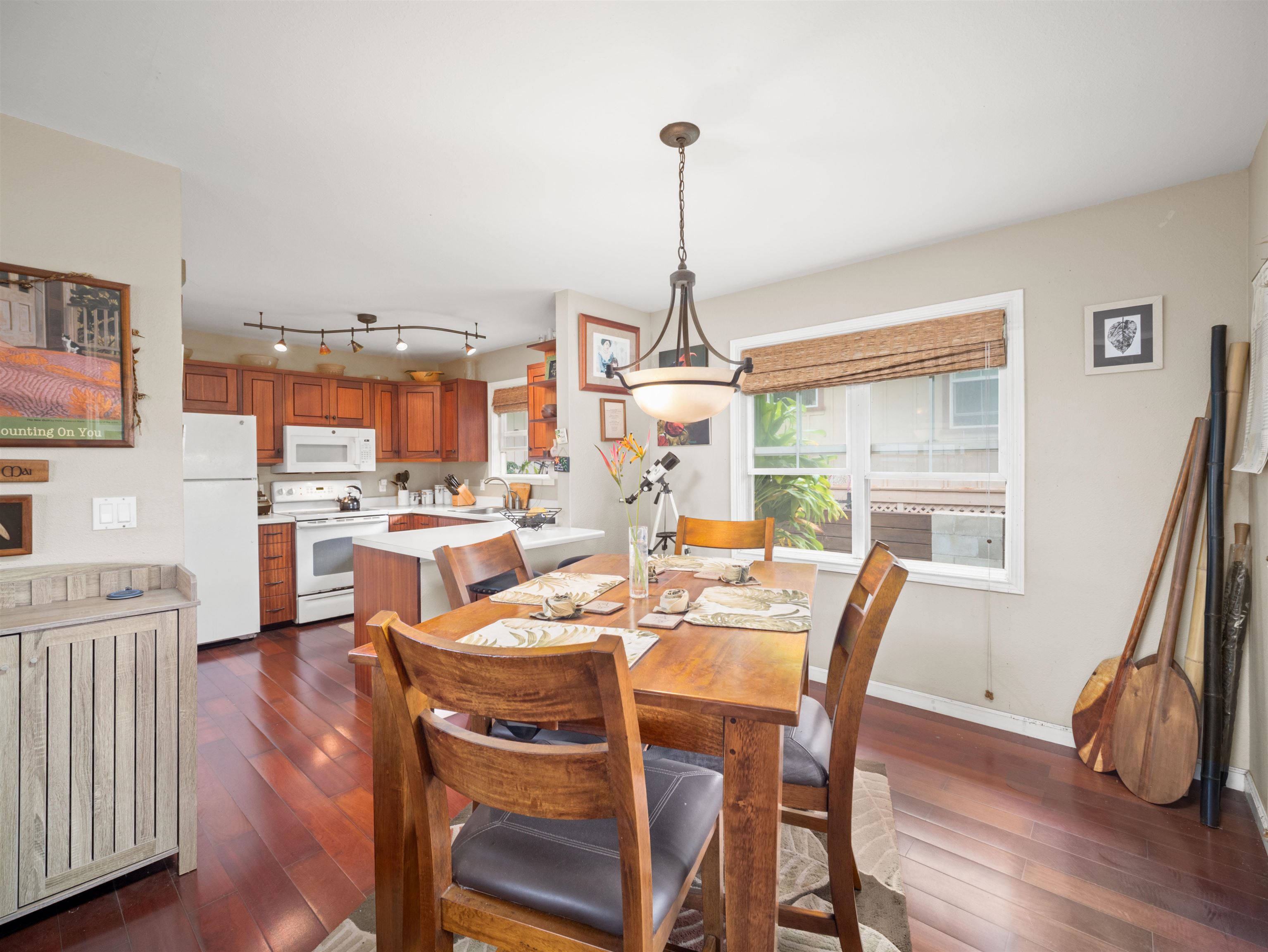 325  Thirteenth St , Lanai home - photo 4 of 21