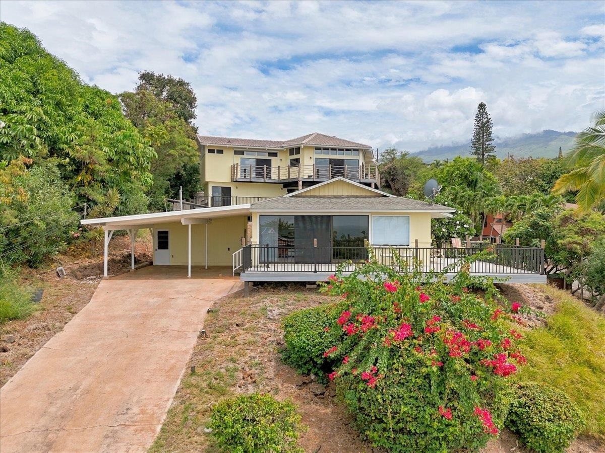 3275  Kehala Dr , Maui Meadows home - photo 4 of 50