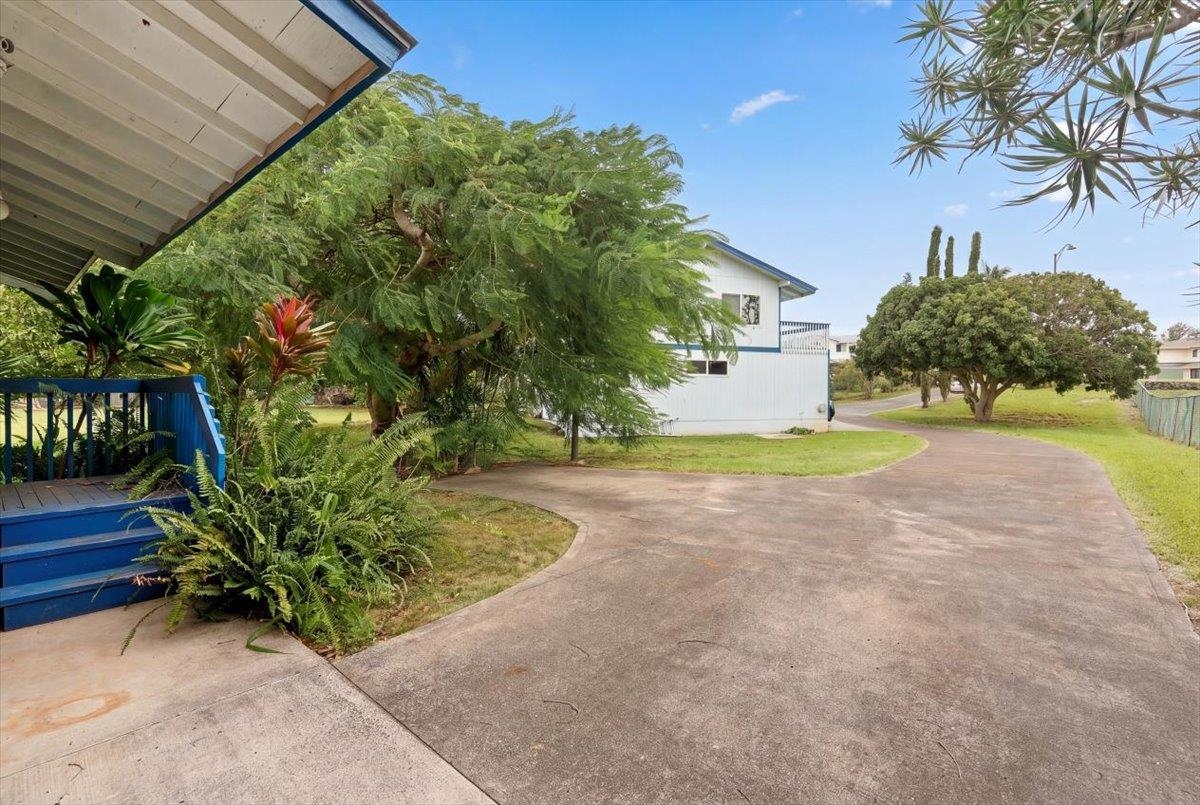 328  Kaomi Pl , Makawao/Olinda/Haliimaile home - photo 35 of 40