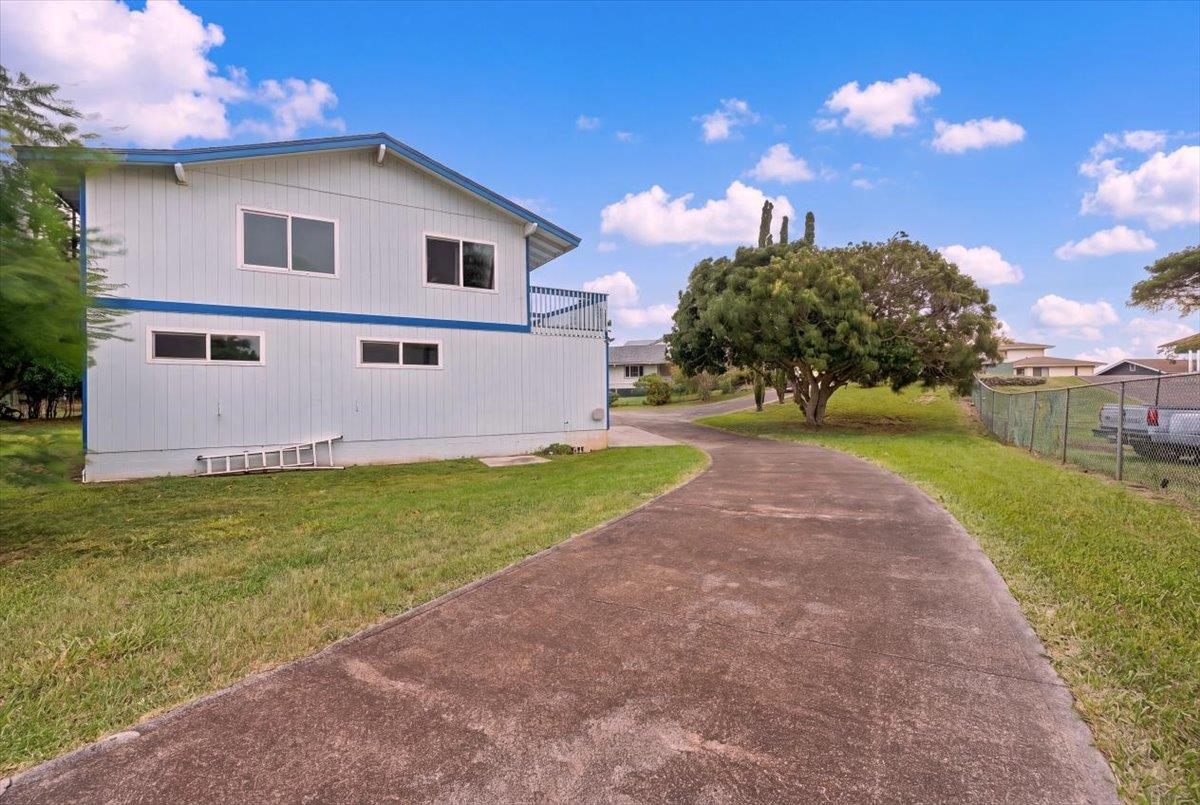 328  Kaomi Pl , Makawao/Olinda/Haliimaile home - photo 36 of 40