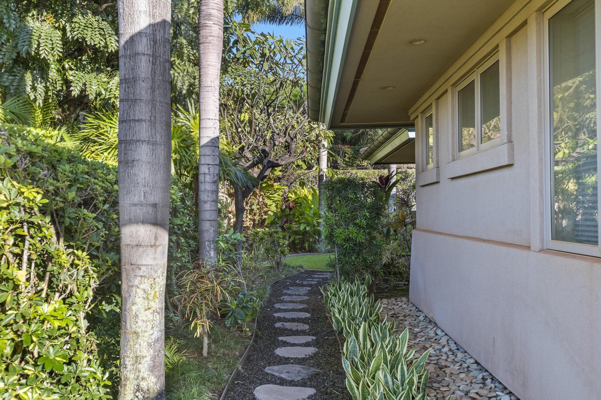 33  Mahi Pua Pl The Pinnacle At Kaanapali, Kaanapali home - photo 35 of 46