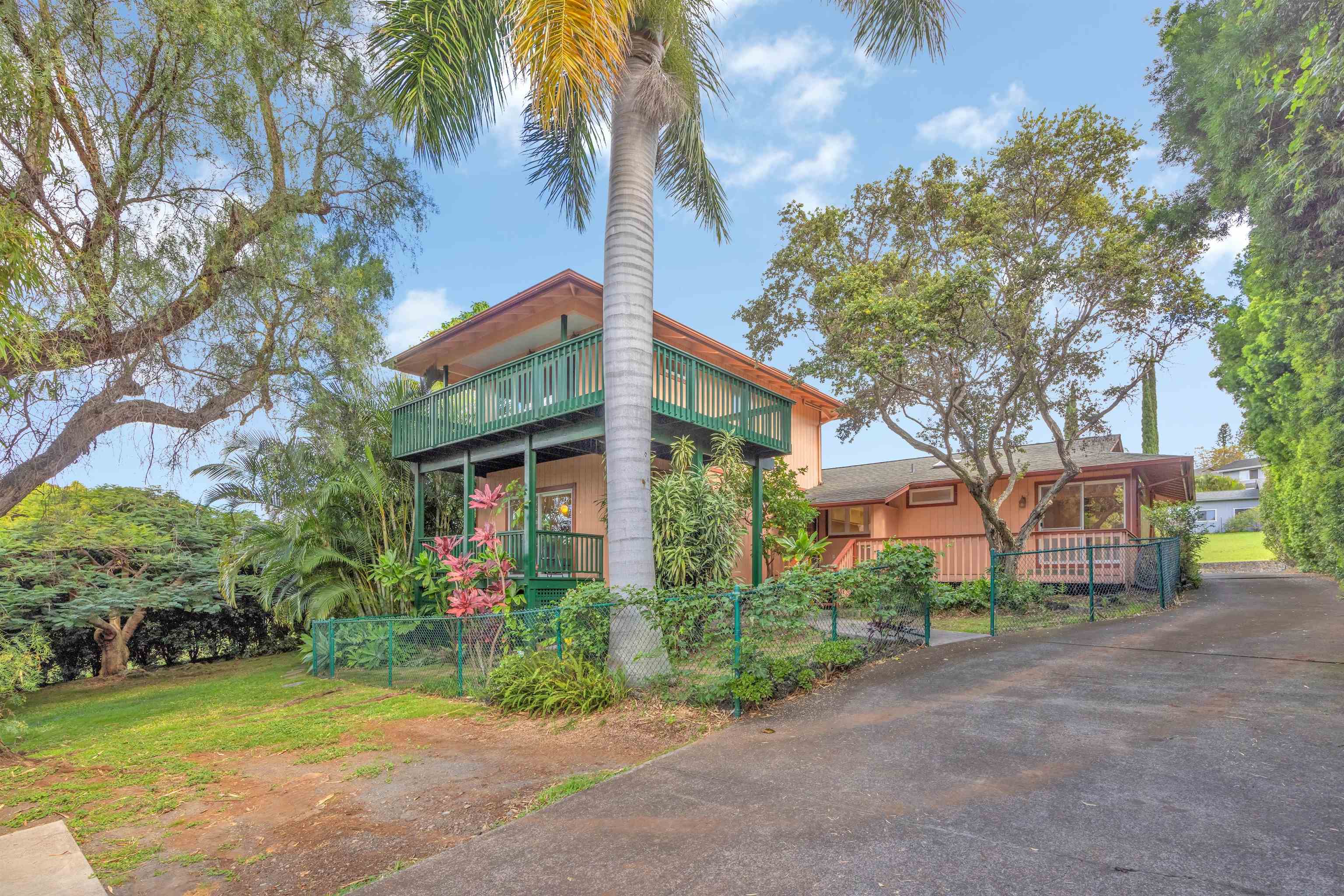 330  Kaupea St Maui Uplands, Makawao/Olinda/Haliimaile home - photo 3 of 47