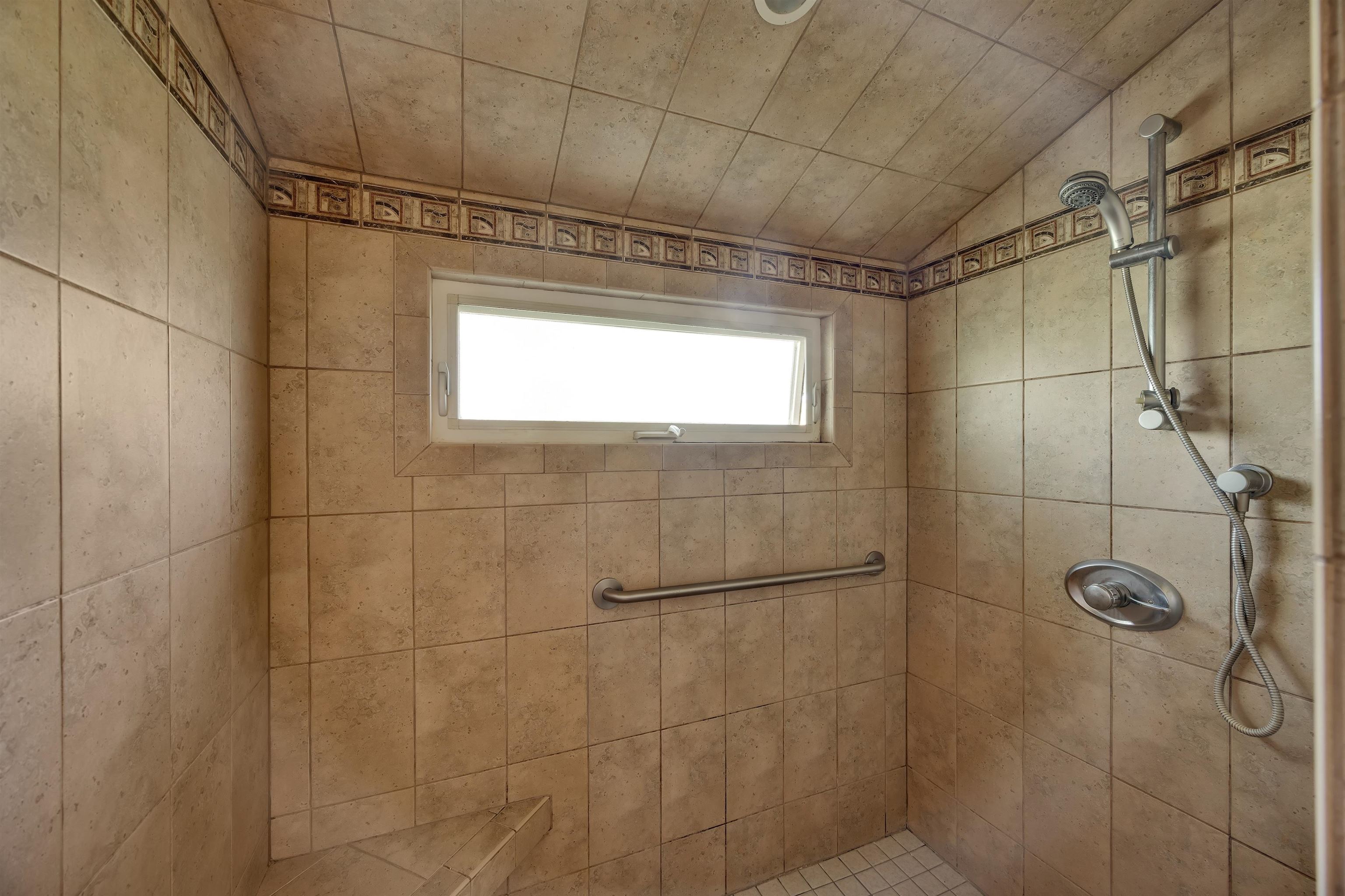 330  Kaupea St Maui Uplands, Makawao/Olinda/Haliimaile home - photo 24 of 47