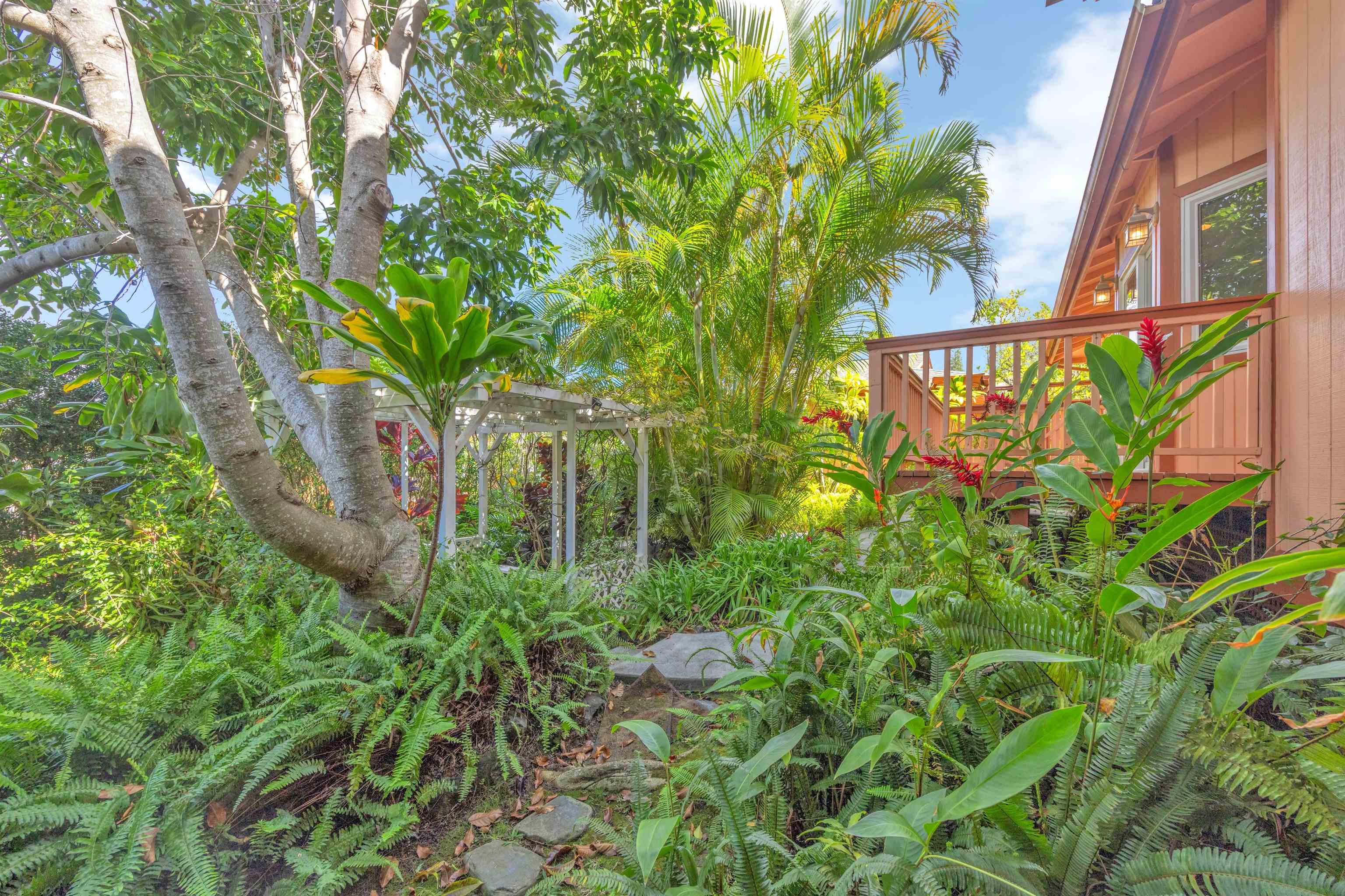 330  Kaupea St Maui Uplands, Makawao/Olinda/Haliimaile home - photo 43 of 47