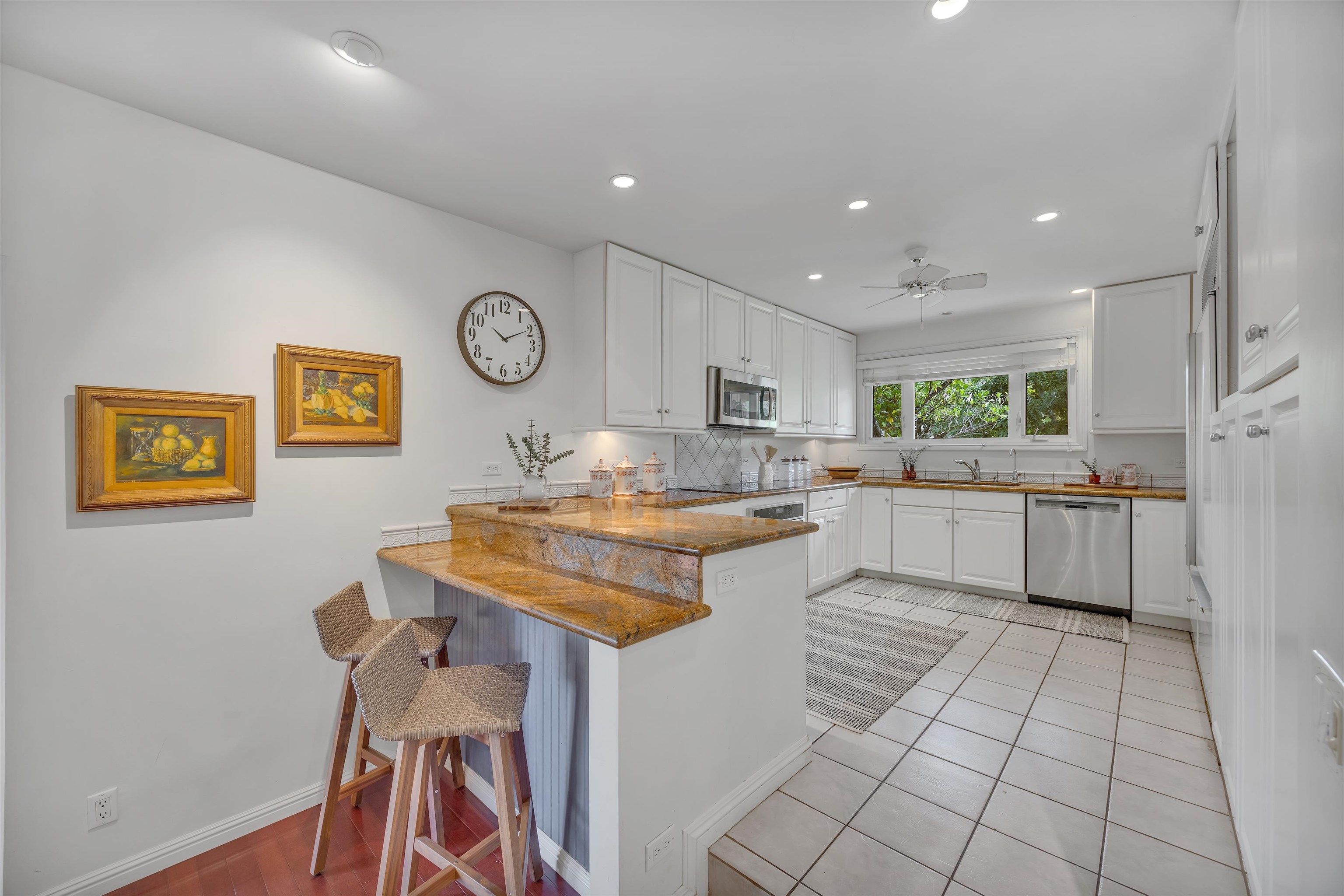 330  Kaupea St Maui Uplands, Makawao/Olinda/Haliimaile home - photo 9 of 47