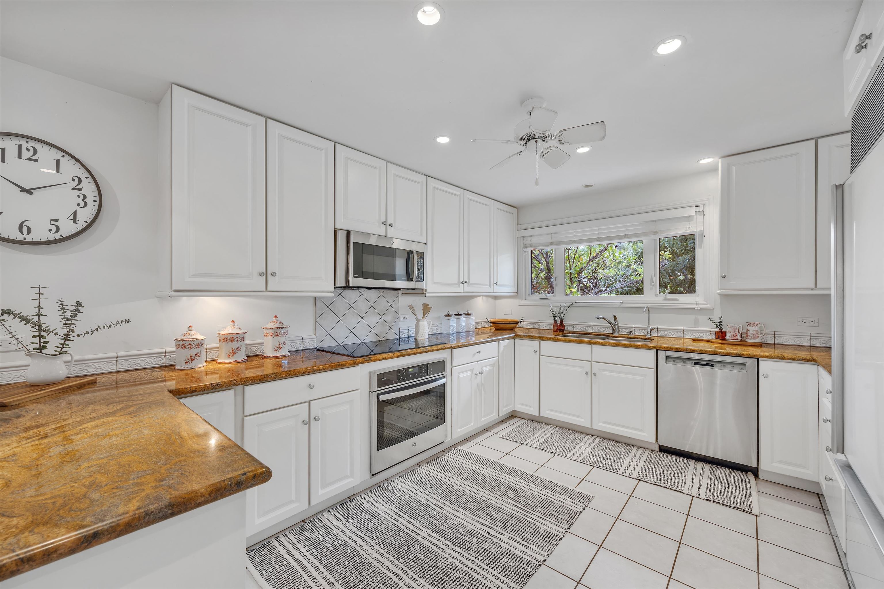 330  Kaupea St Maui Uplands, Makawao/Olinda/Haliimaile home - photo 10 of 47