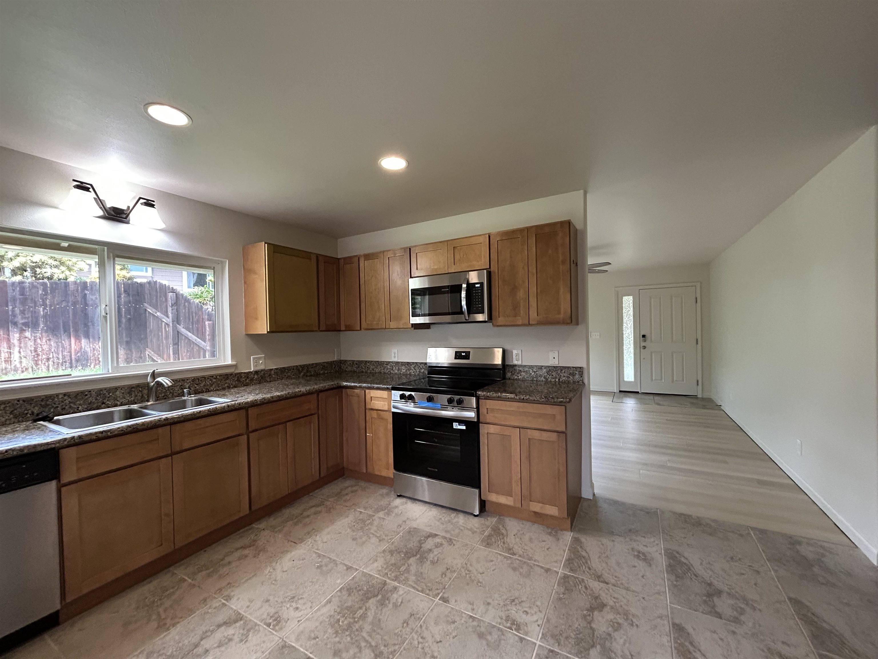 333  Kama St , Wailuku home - photo 2 of 4