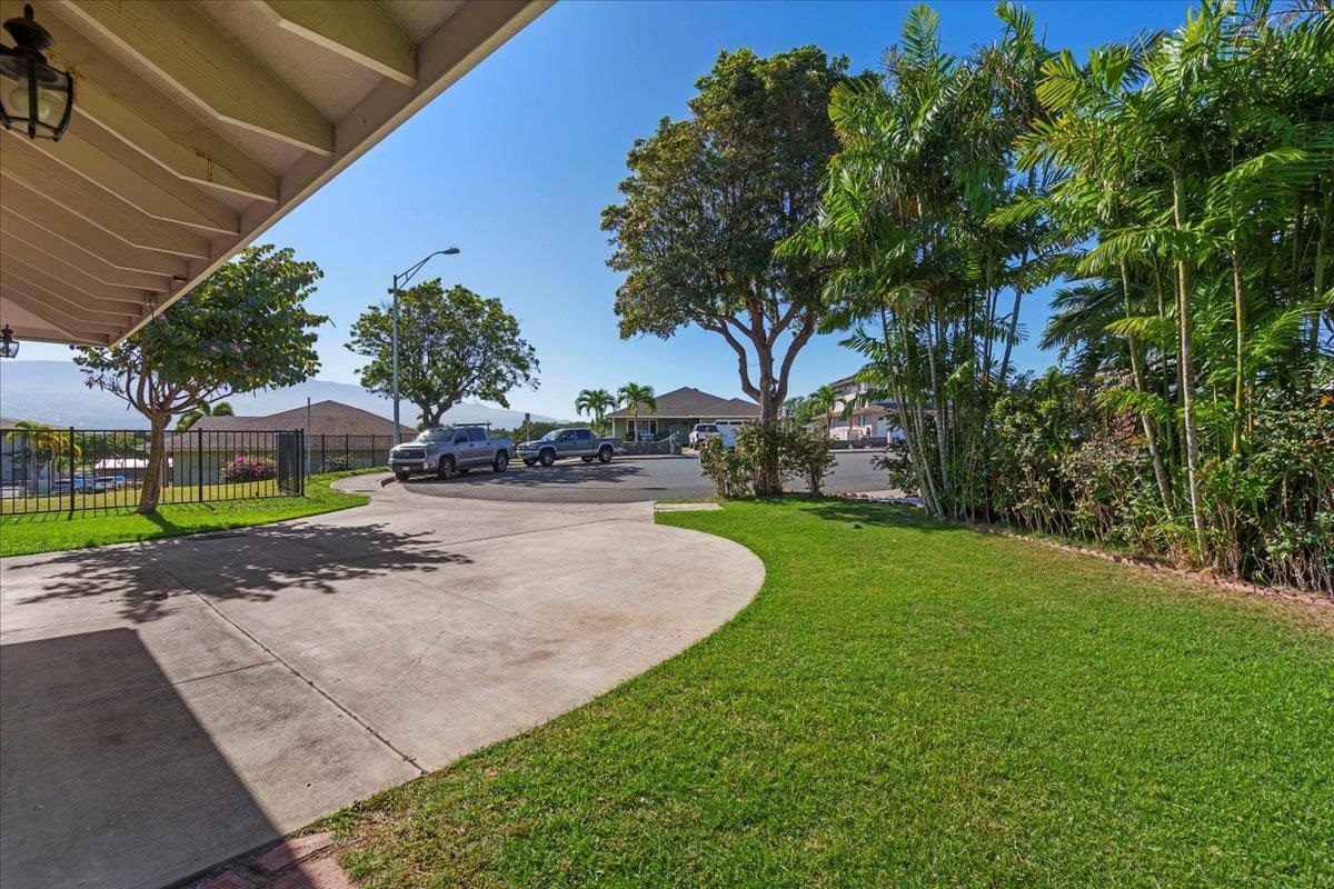 333  Puumakani Pl Fairways, Kahului home - photo 27 of 36