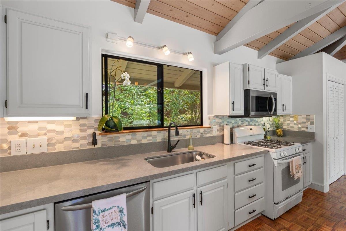 34  Alaluana Rd , Makawao/Olinda/Haliimaile home - photo 12 of 50