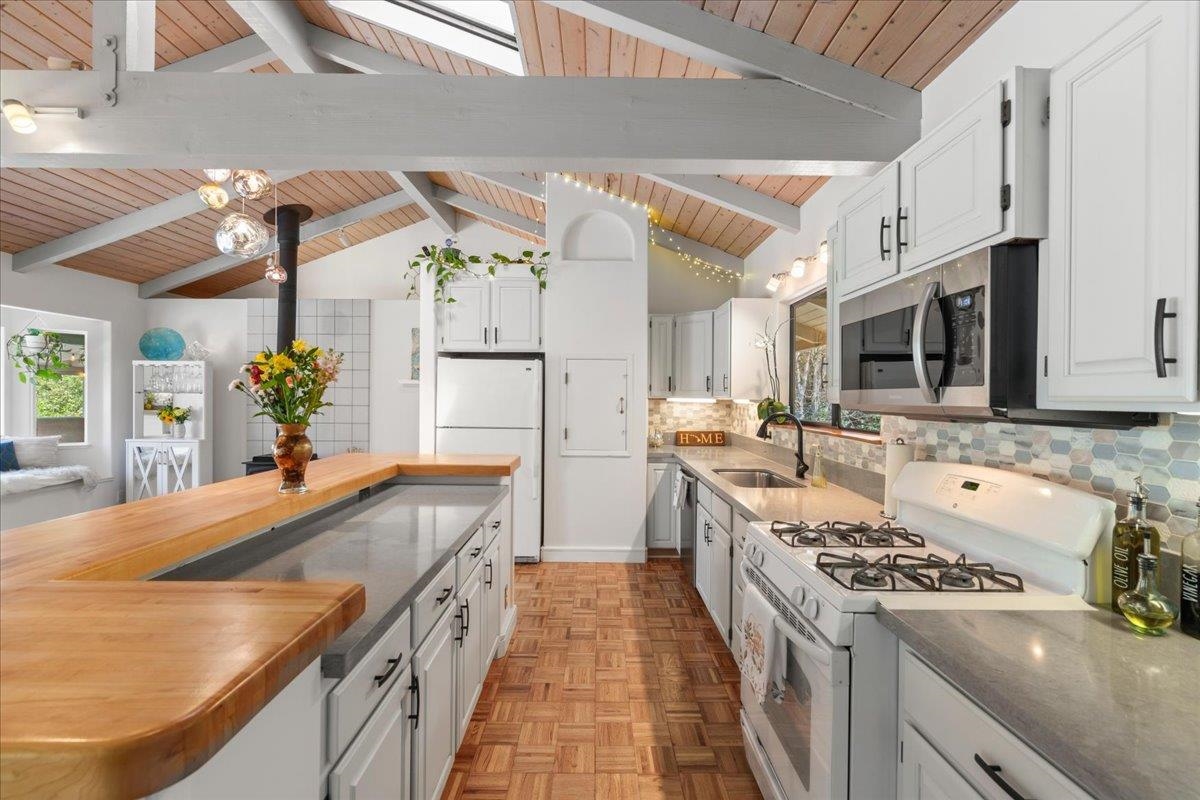 34  Alaluana Rd , Makawao/Olinda/Haliimaile home - photo 4 of 50