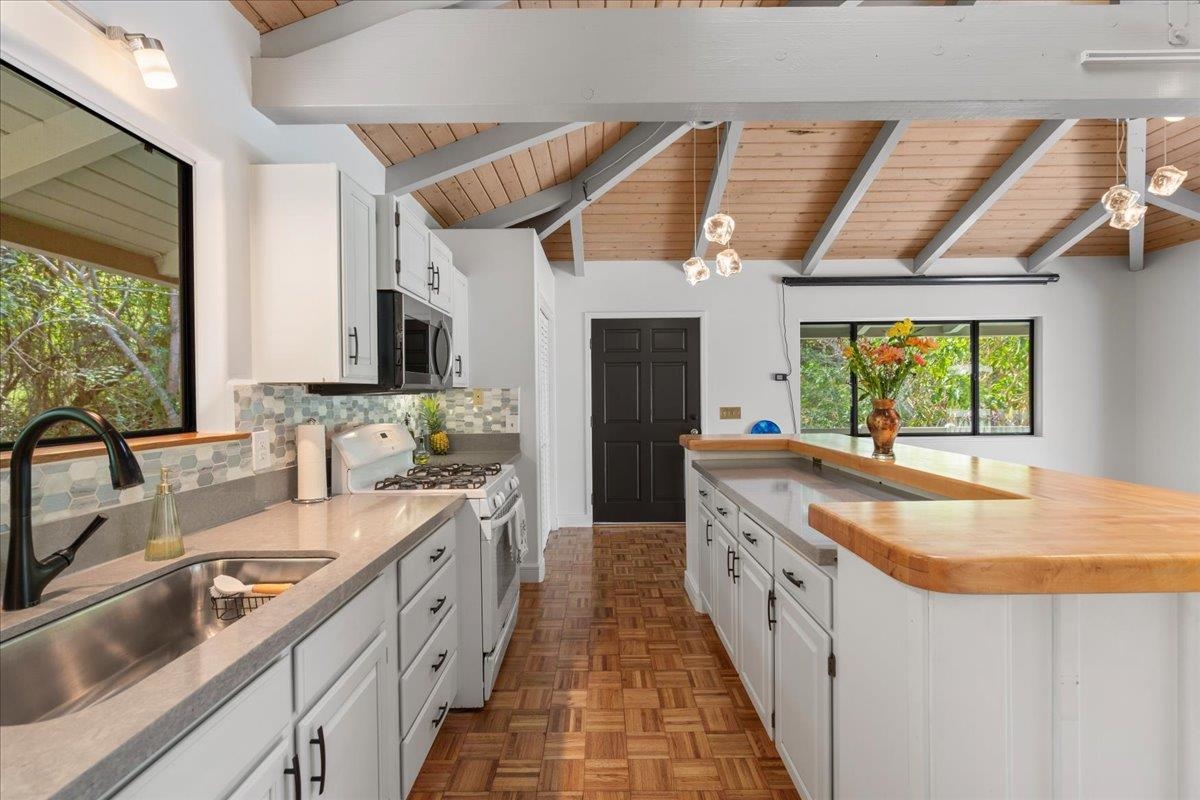 34  Alaluana Rd , Makawao/Olinda/Haliimaile home - photo 5 of 50