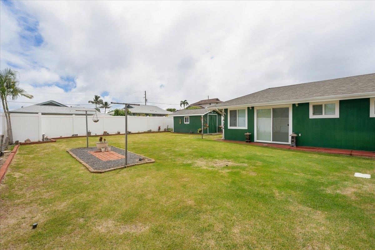 34  Mauli Ola St , Wailuku home - photo 24 of 35