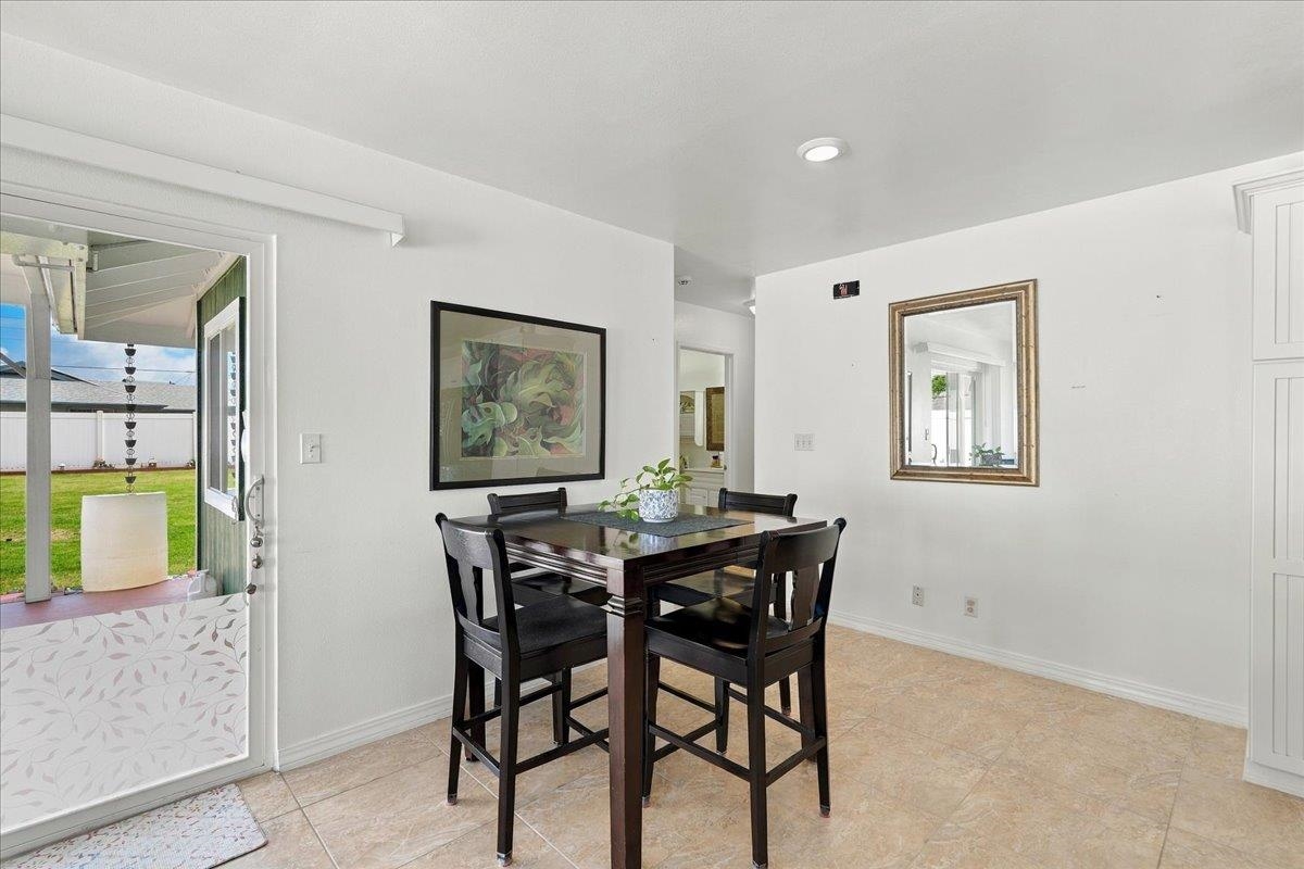 34  Mauli Ola St , Wailuku home - photo 4 of 35