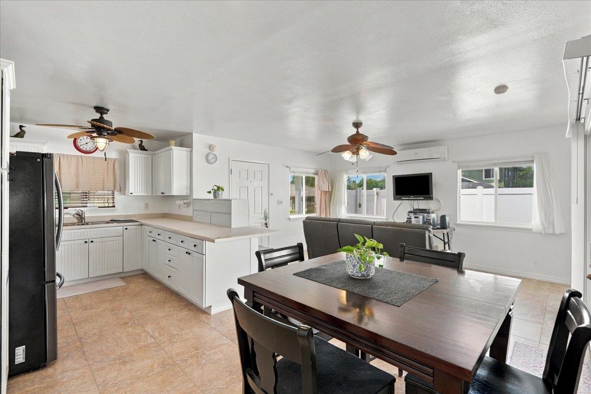 34  Mauli Ola St , Wailuku home - photo 6 of 35