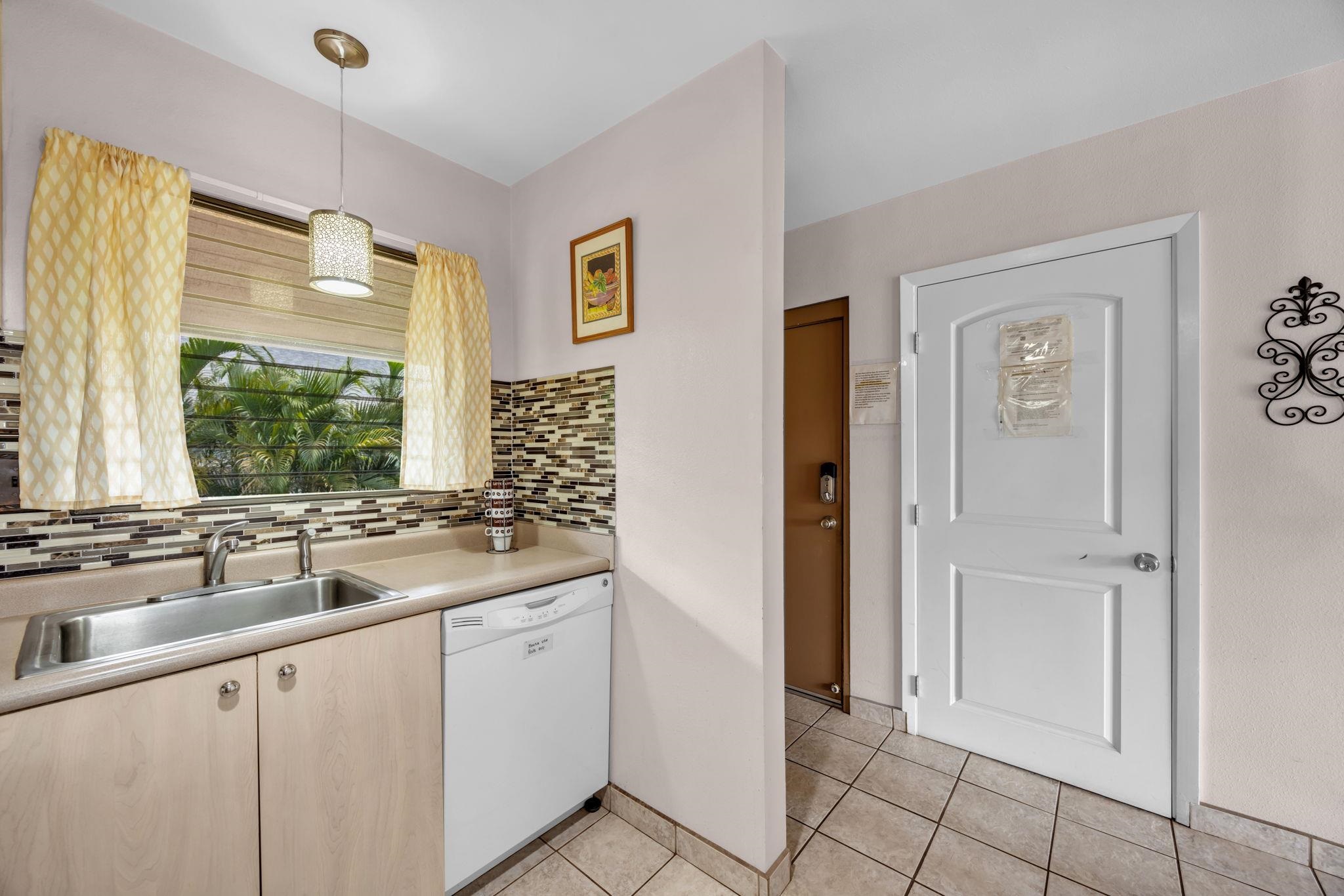 Wailana Kai condo # 201, Kihei, Hawaii - photo 11 of 44