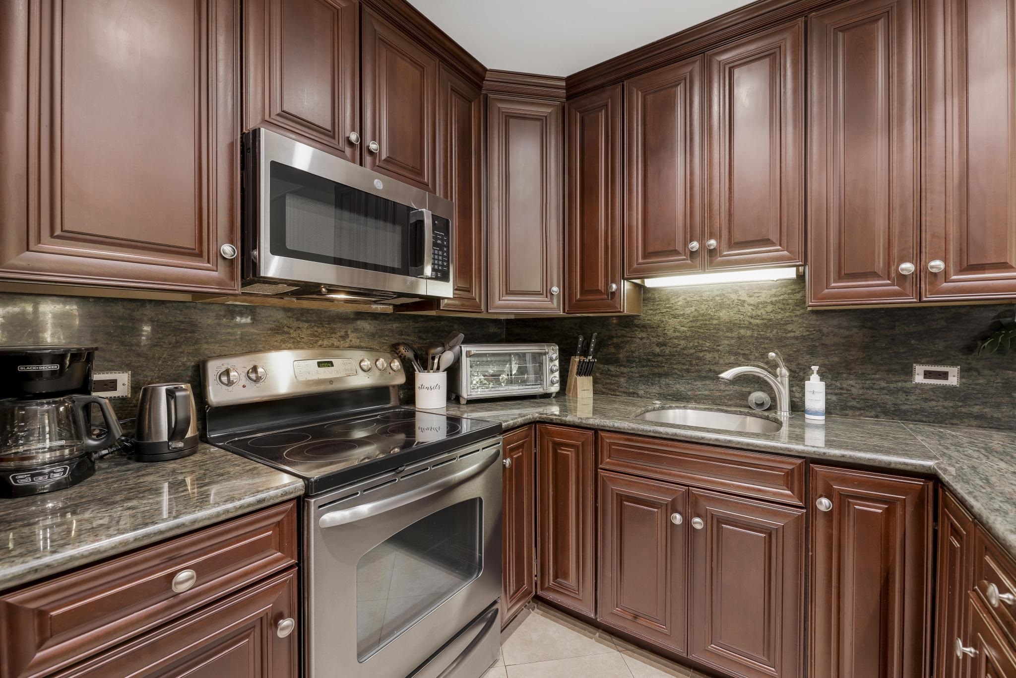 Kaanapali Shores condo # 144, Lahaina, Hawaii - photo 7 of 38