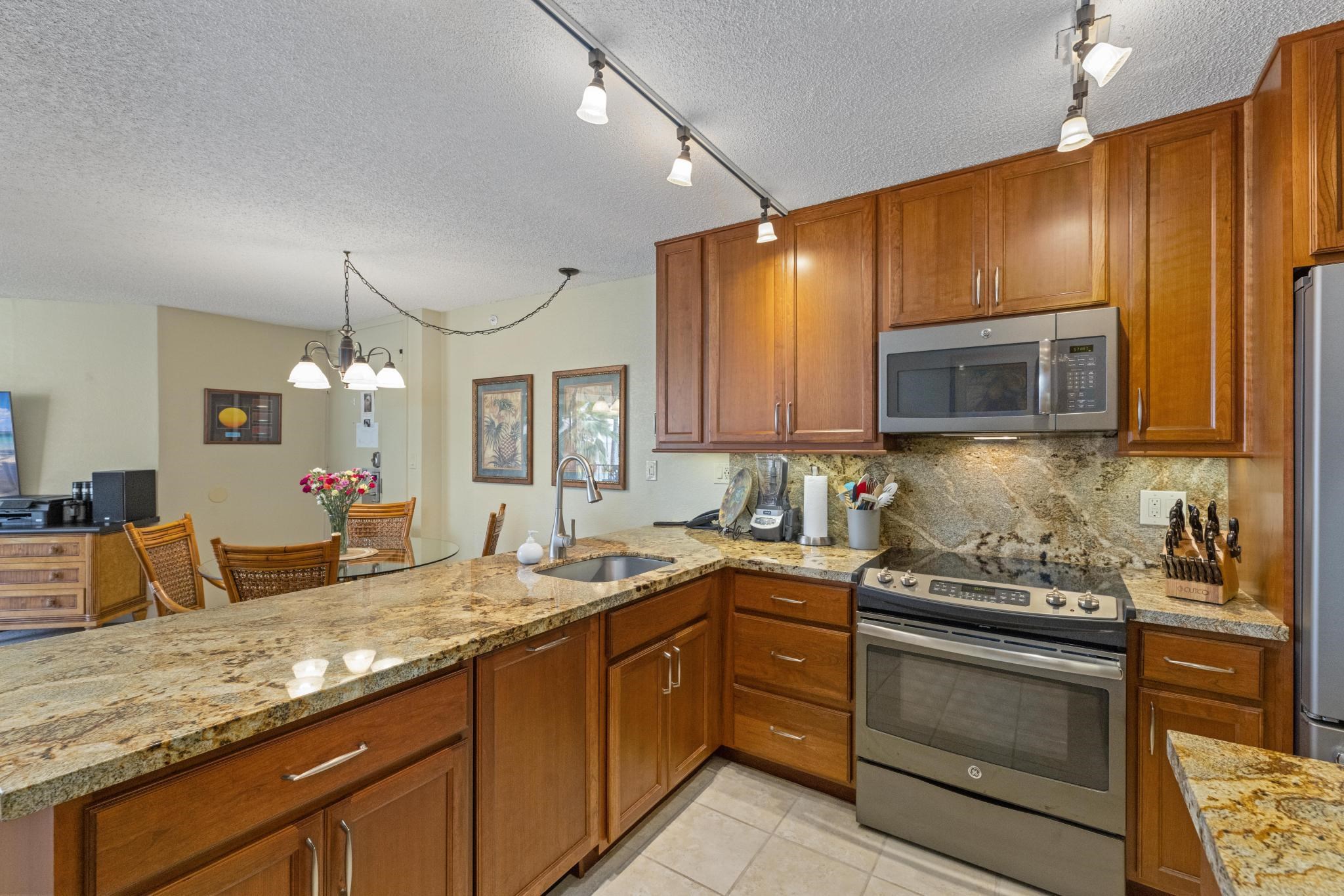 Kaanapali Shores condo # 309, Lahaina, Hawaii - photo 13 of 42