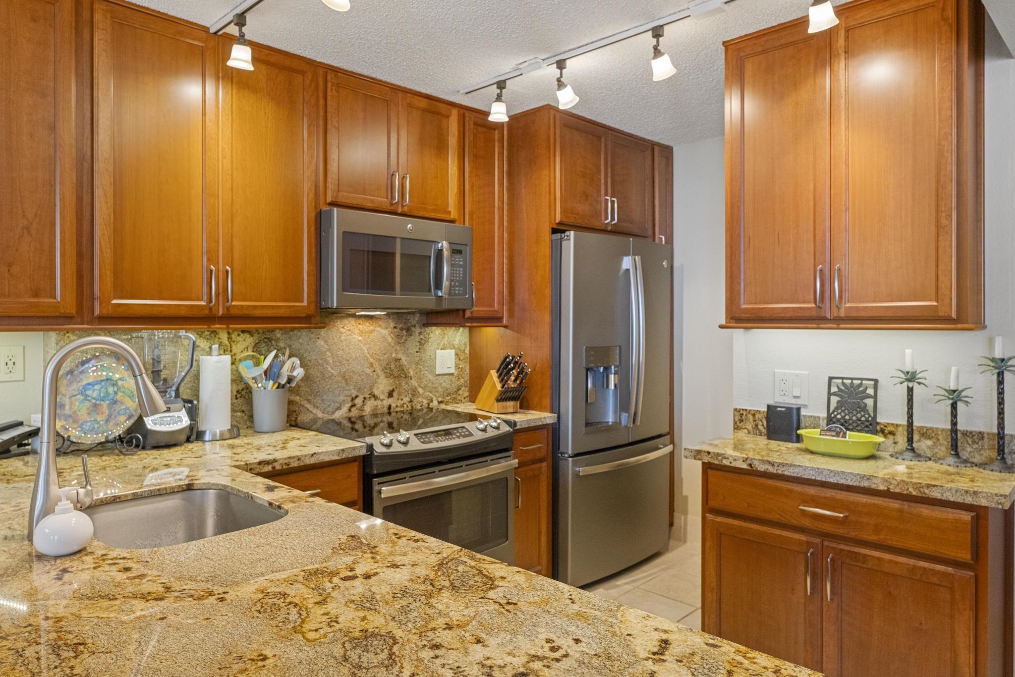 Kaanapali Shores condo # 309, Lahaina, Hawaii - photo 14 of 42