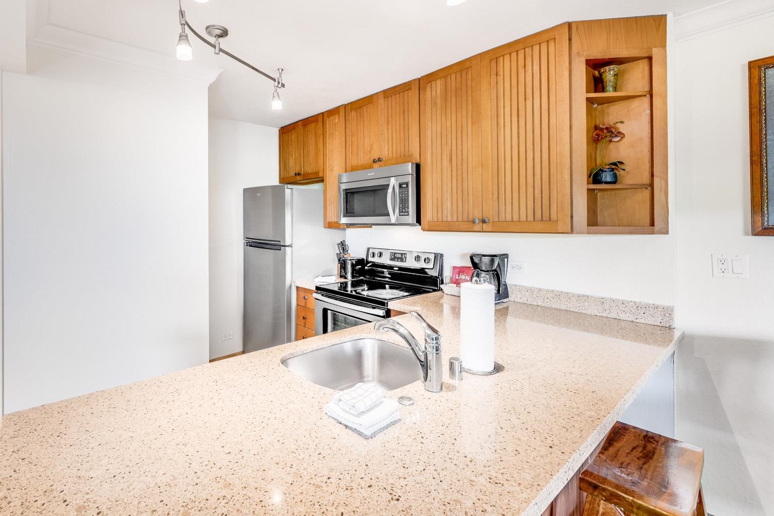 Kaanapali Shores condo # 322, Lahaina, Hawaii - photo 10 of 48