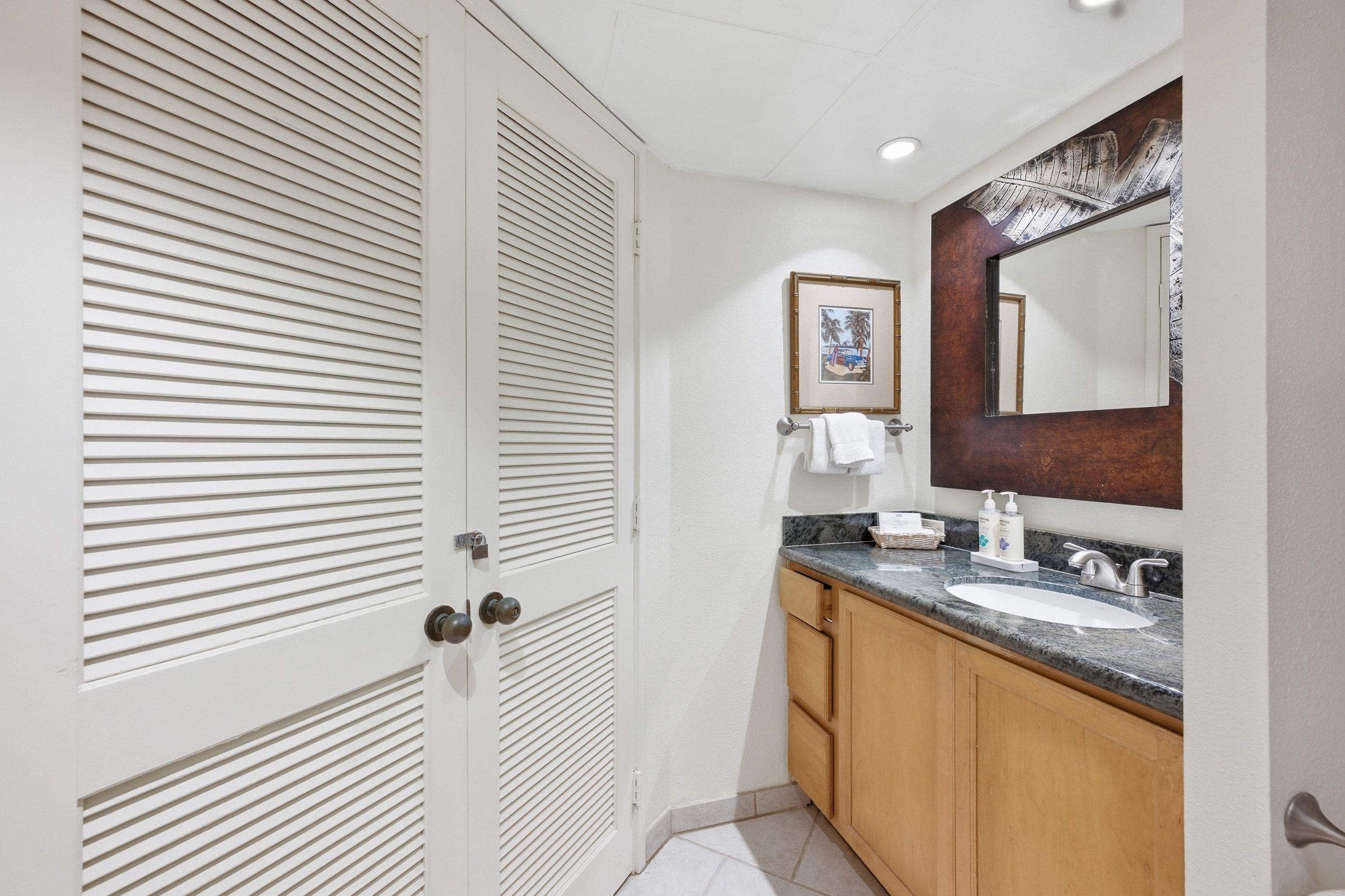 Kaanapali Shores condo # 410, Lahaina, Hawaii - photo 17 of 29