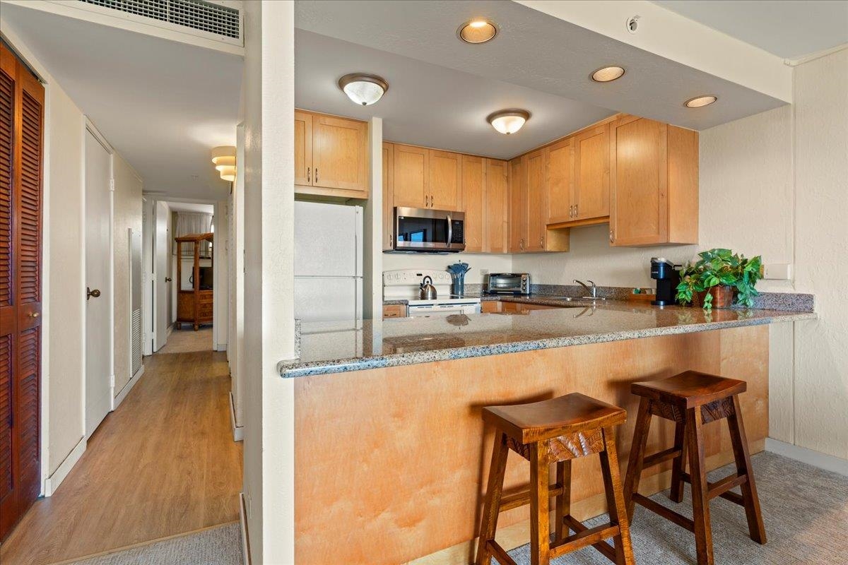 Kaanapali Shores condo # 428, Lahaina, Hawaii - photo 11 of 28