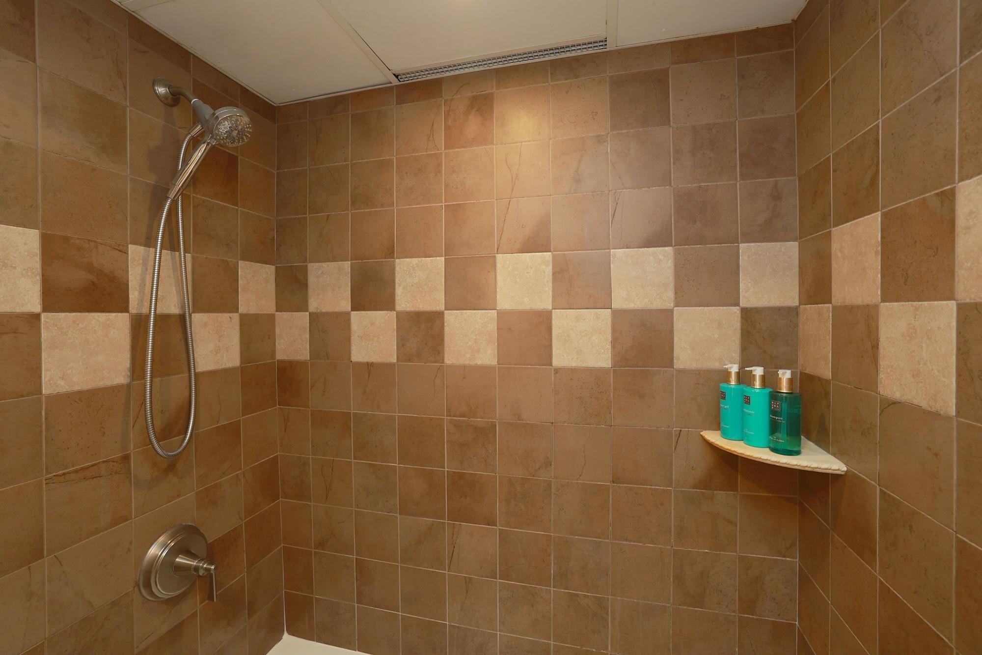 Kaanapali Shores condo # 435, Lahaina, Hawaii - photo 24 of 27