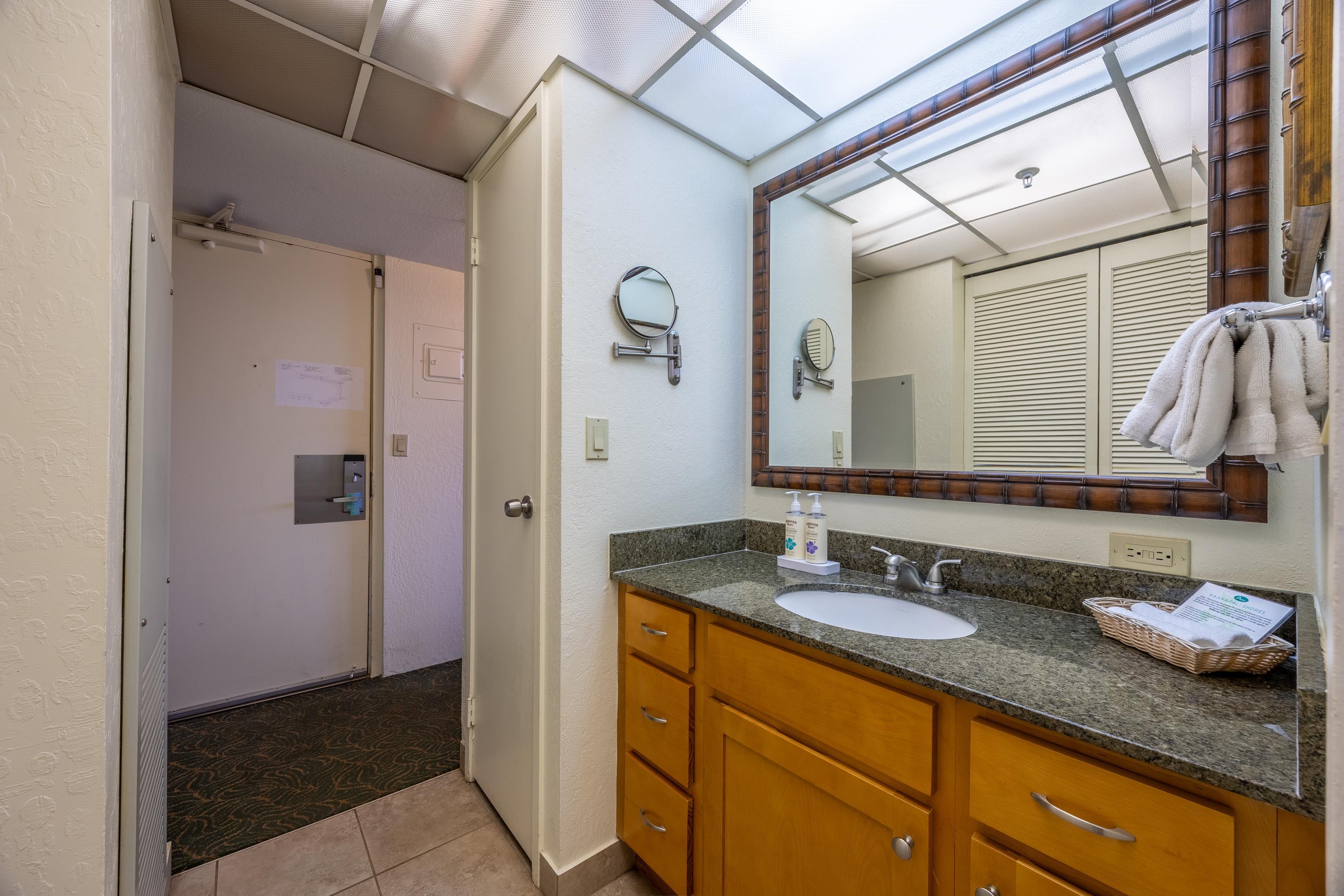 Kaanapali Shores condo # 442, Lahaina, Hawaii - photo 13 of 22