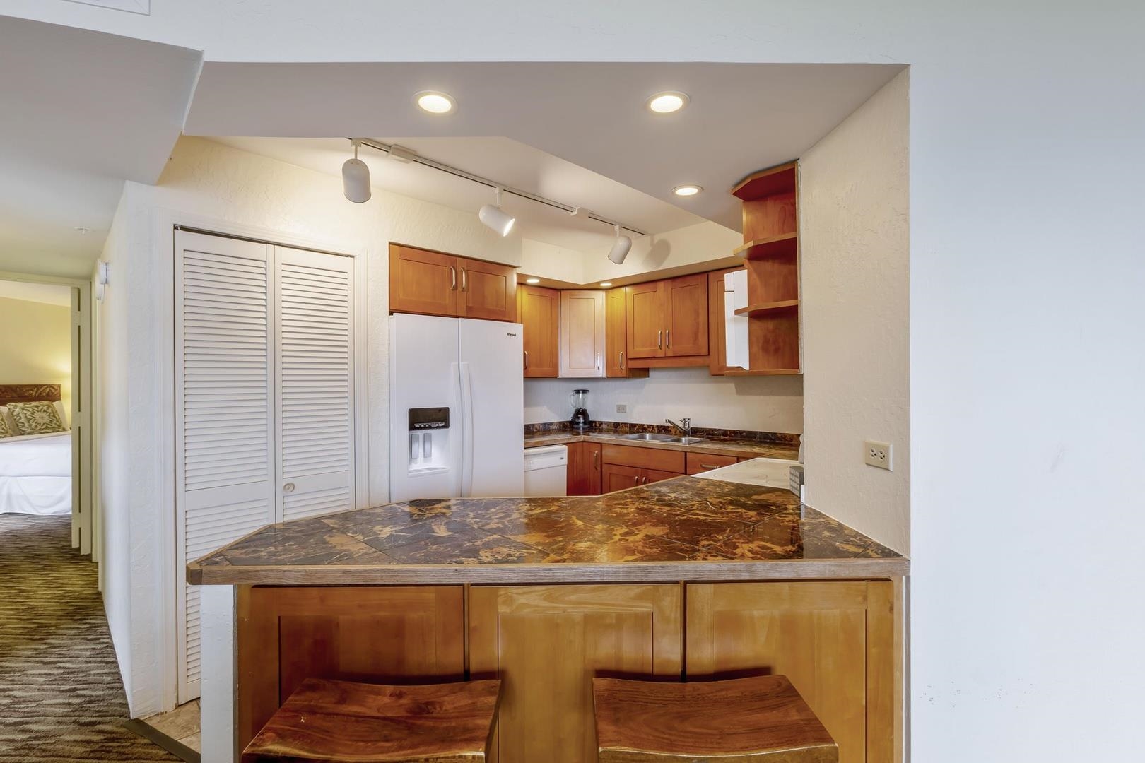 Kaanapali Shores condo # 516, Lahaina, Hawaii - photo 25 of 50