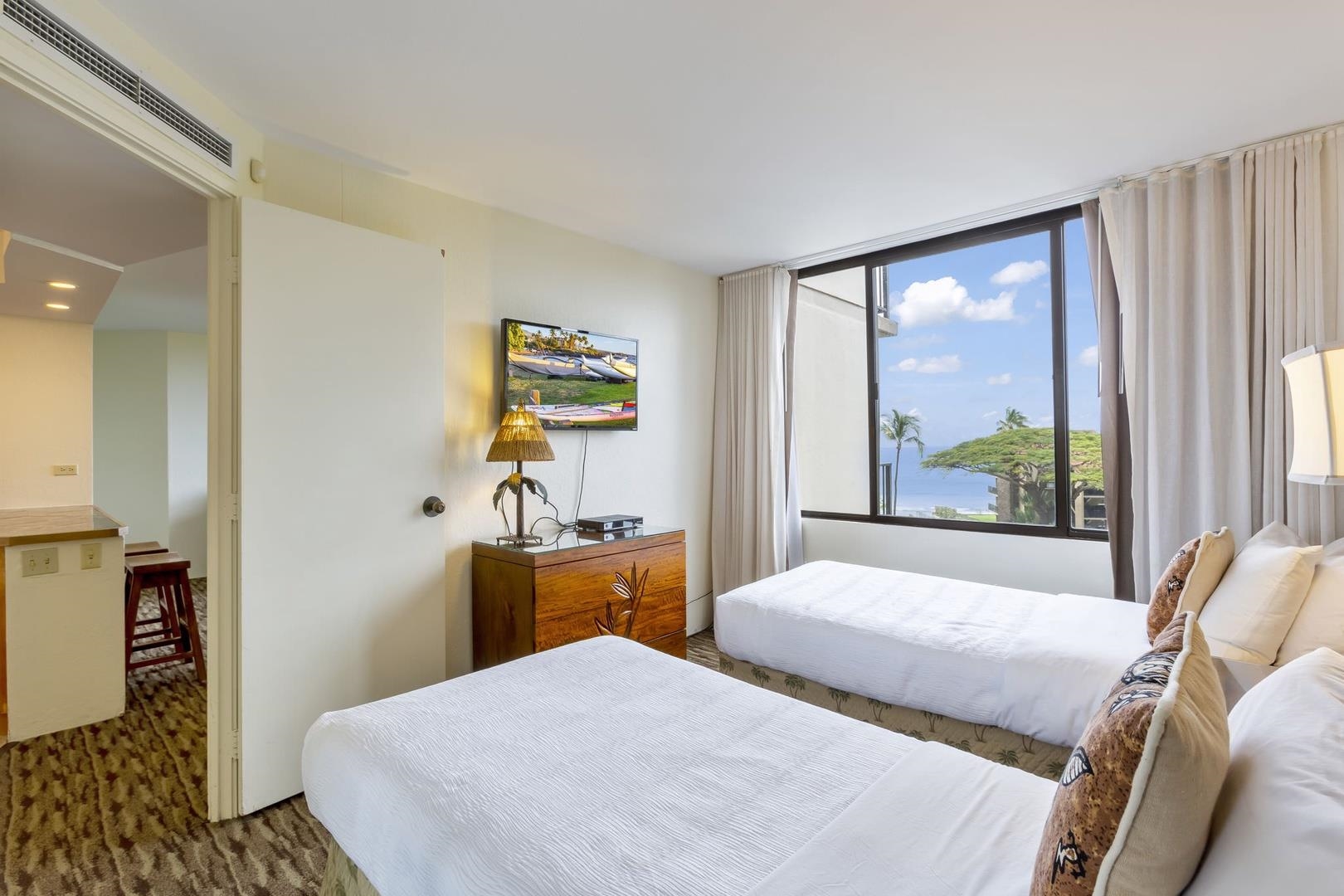 Kaanapali Shores condo # 516, Lahaina, Hawaii - photo 8 of 50