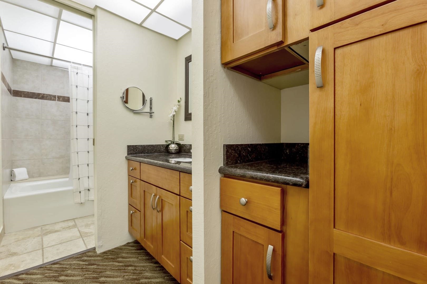 Kaanapali Shores condo # 516, Lahaina, Hawaii - photo 9 of 50