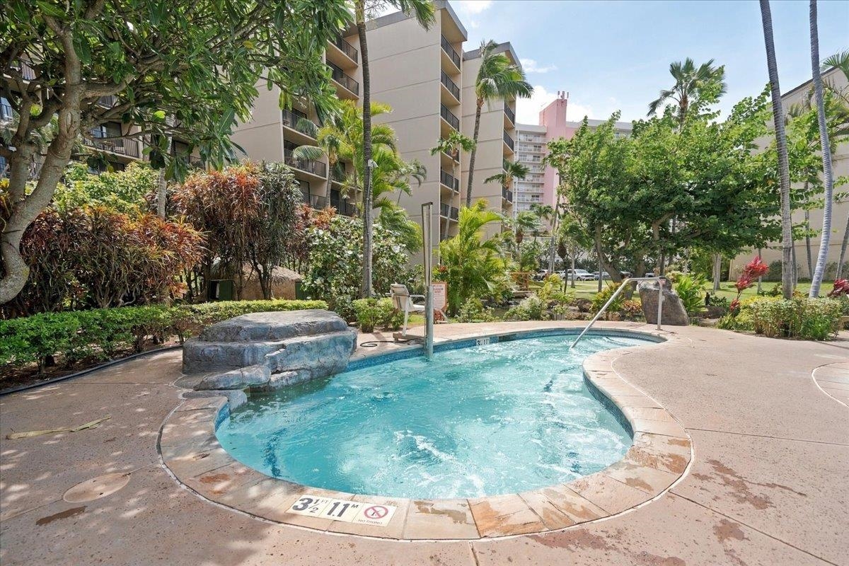 Kaanapali Shores condo # 522, Lahaina, Hawaii - photo 25 of 33