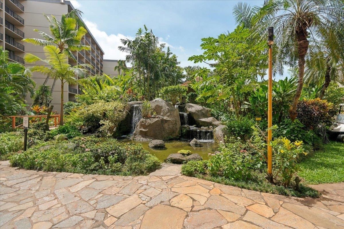 Kaanapali Shores condo # 522, Lahaina, Hawaii - photo 30 of 33