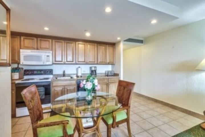 Kaanapali Shores condo # 536, Lahaina, Hawaii - photo 14 of 24